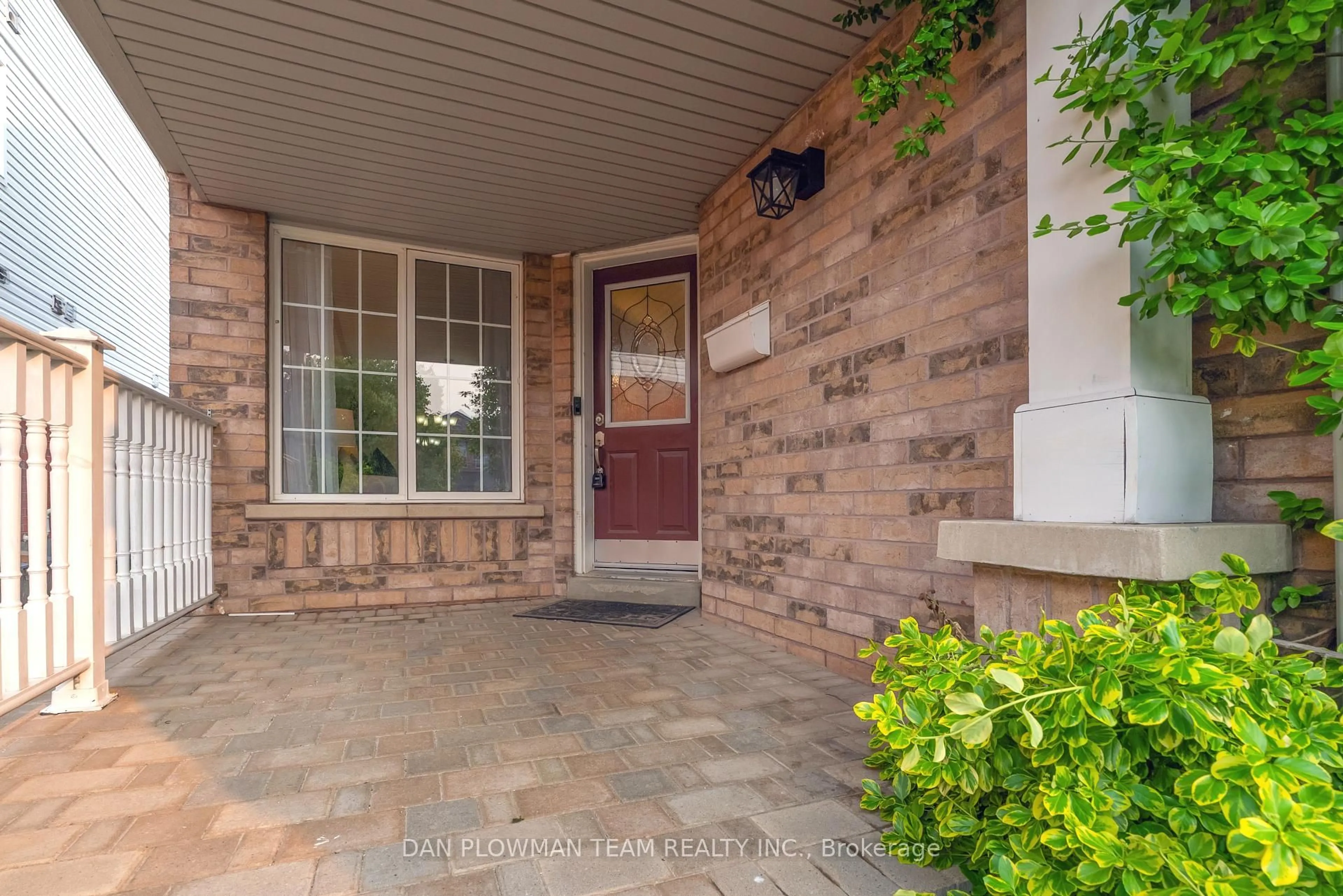 Indoor entryway for 7 Wetherburn Dr, Whitby Ontario L1P 1M6