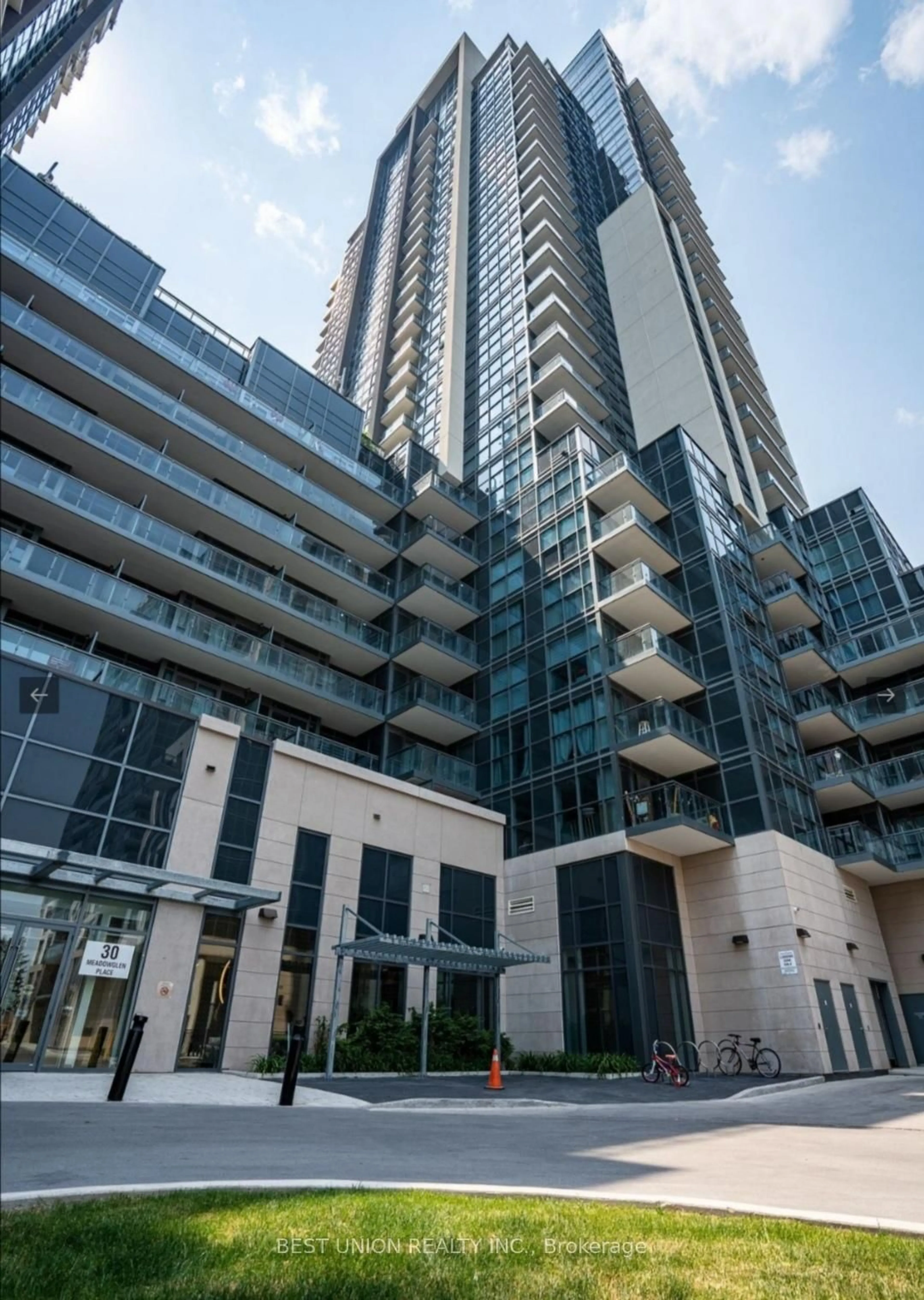 Indoor foyer for 30 Meadowglen Pl #904, Toronto Ontario M1G 0A6