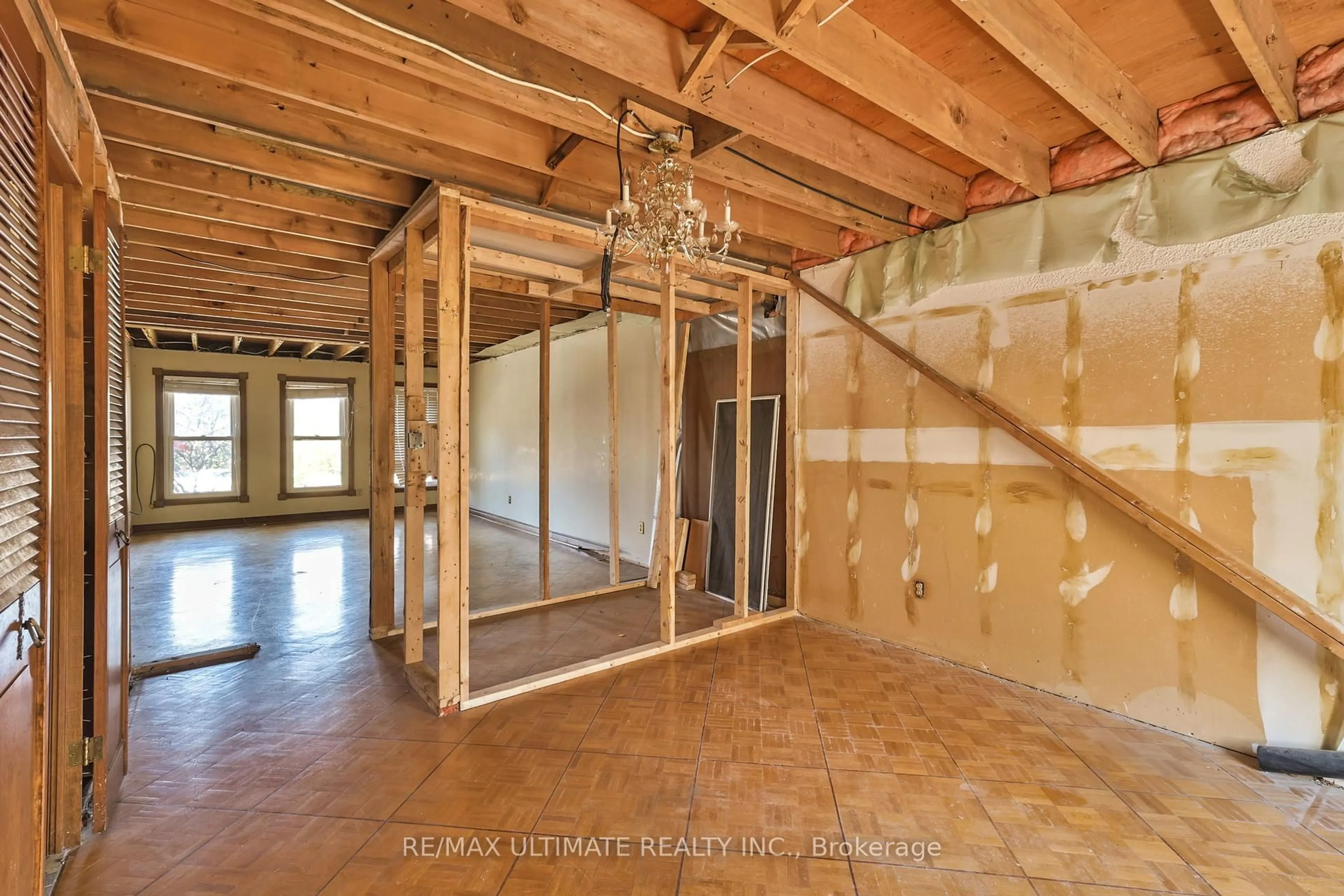 Unknown for 1010 Ritson Rd, Oshawa Ontario L1G 6Z5