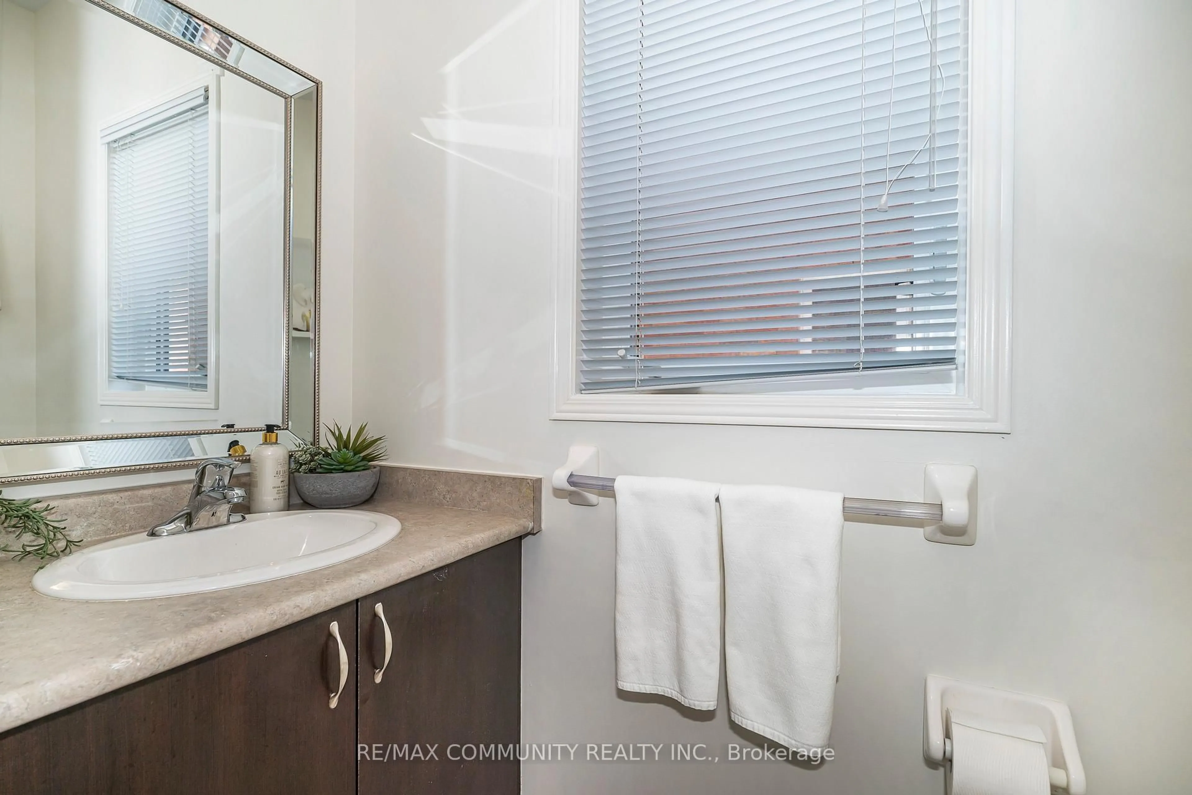 Standard bathroom, ceramic/tile floor for 12 Hickman Rd, Ajax Ontario L1S 0C8