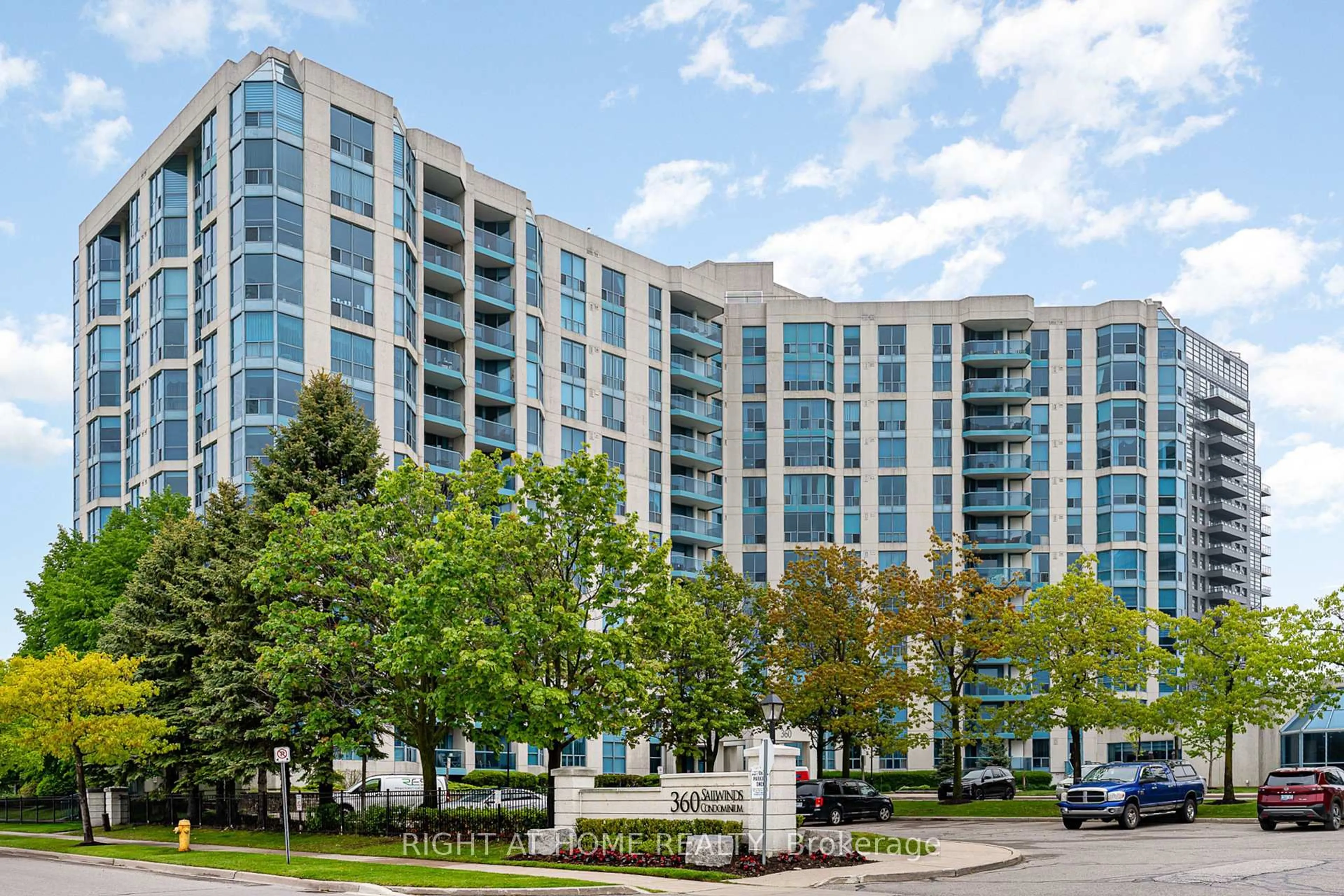 Unknown for 360 Watson St #911, Whitby Ontario L1N 9G2