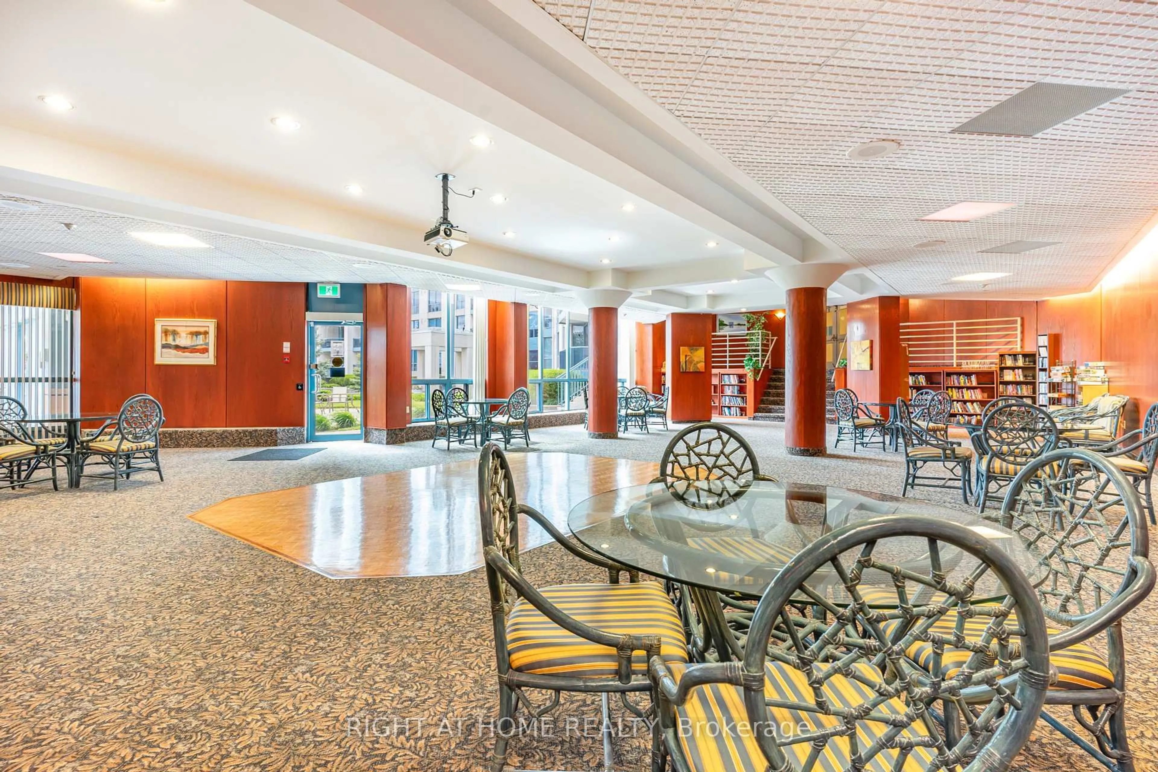 Lobby for 360 Watson St #911, Whitby Ontario L1N 9G2