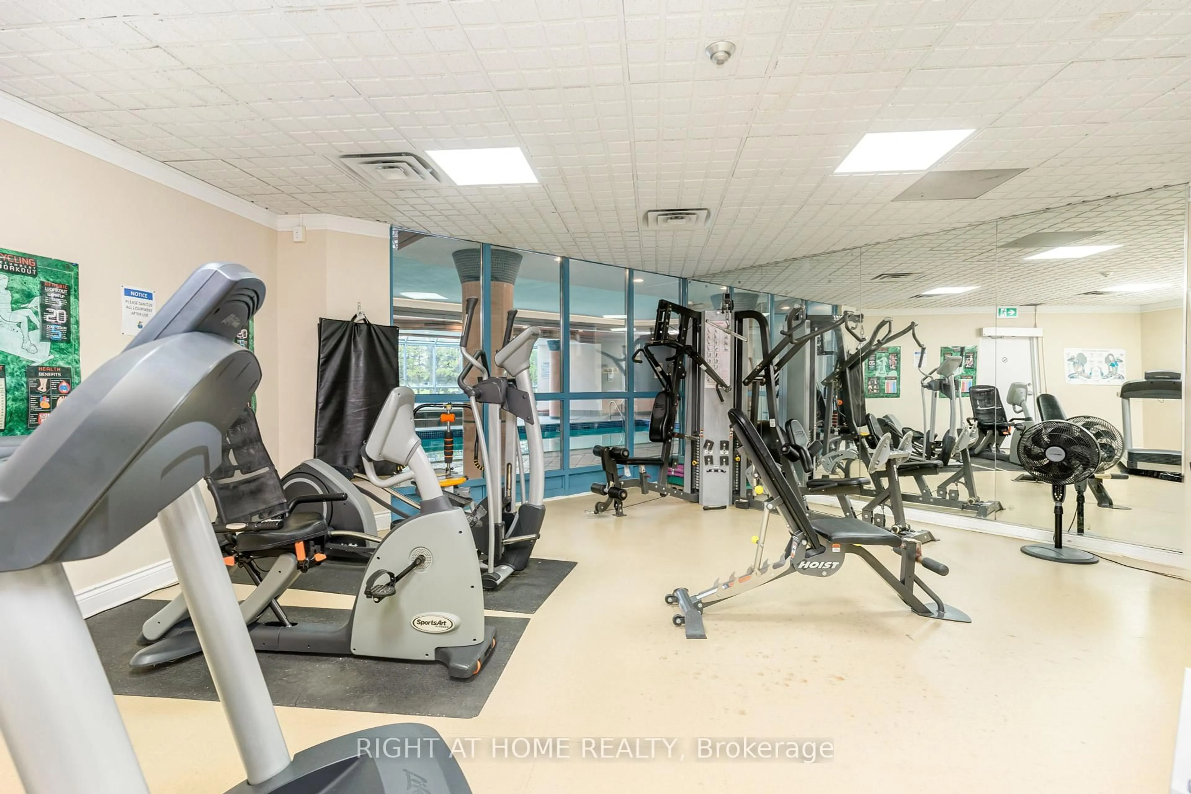 Gym or fitness room for 360 Watson St #911, Whitby Ontario L1N 9G2
