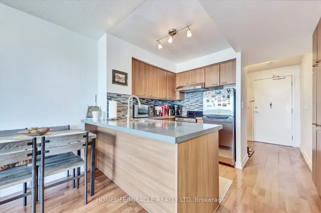Additional property image - 38 Lee Centre Dr Unit 712