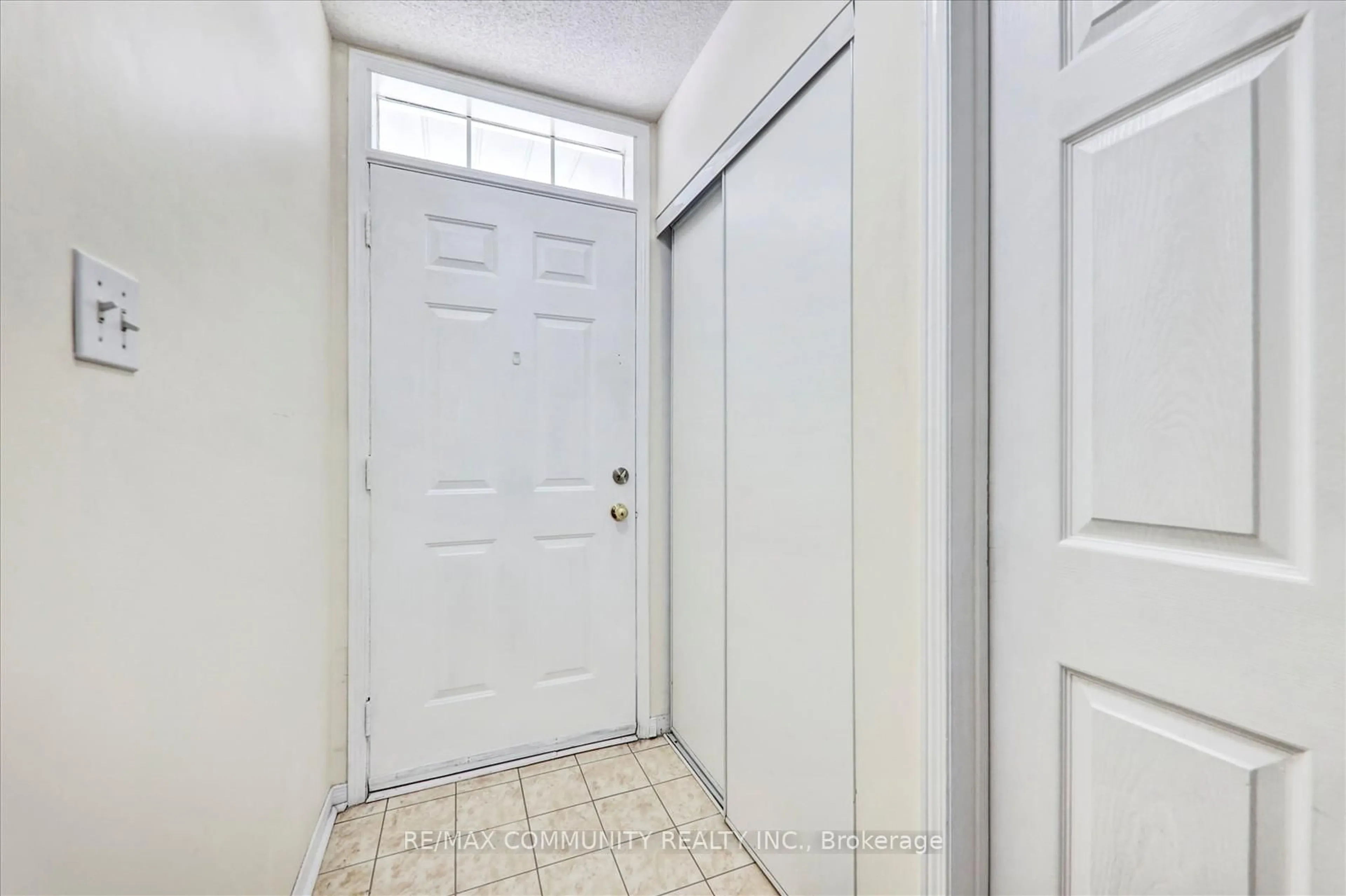 Indoor entryway for 2758 Eglinton Ave #63, Toronto Ontario M1J 3P3