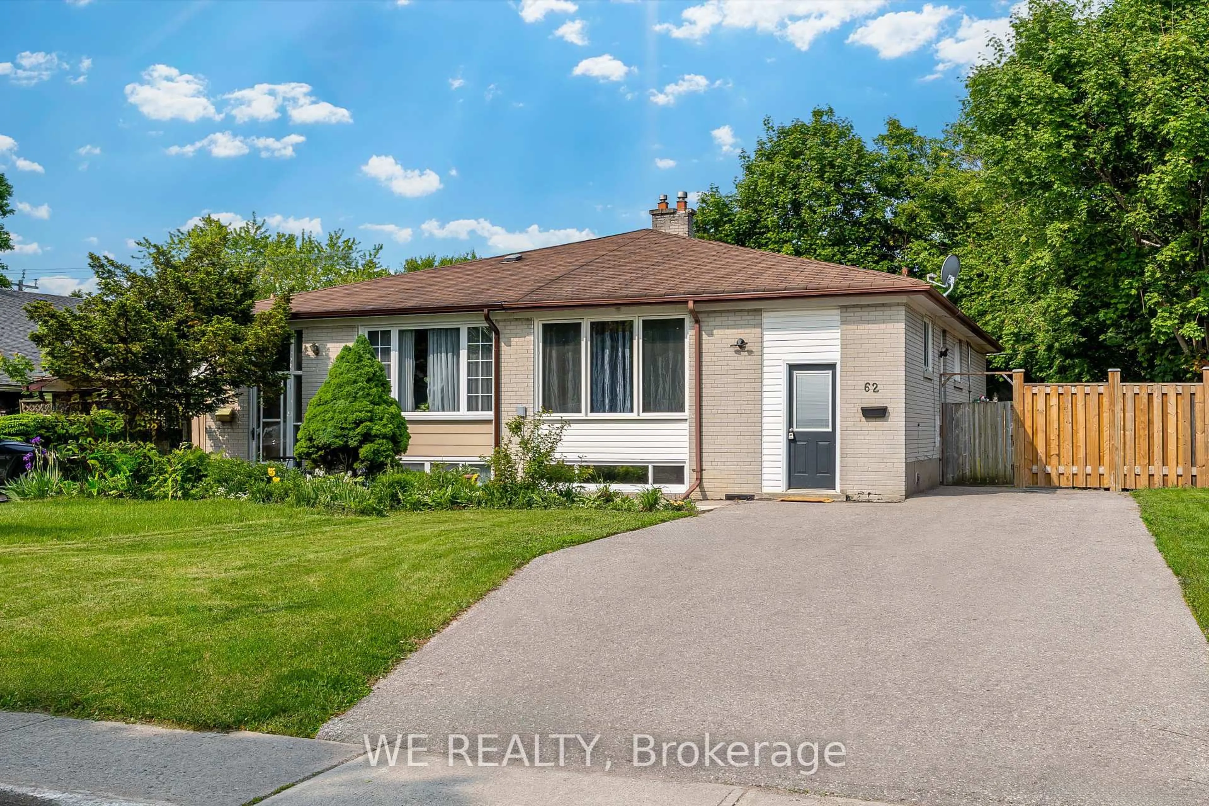 Home with vinyl exterior material, street for 62 Billingsgate Cres, Ajax Ontario L1S 2R9
