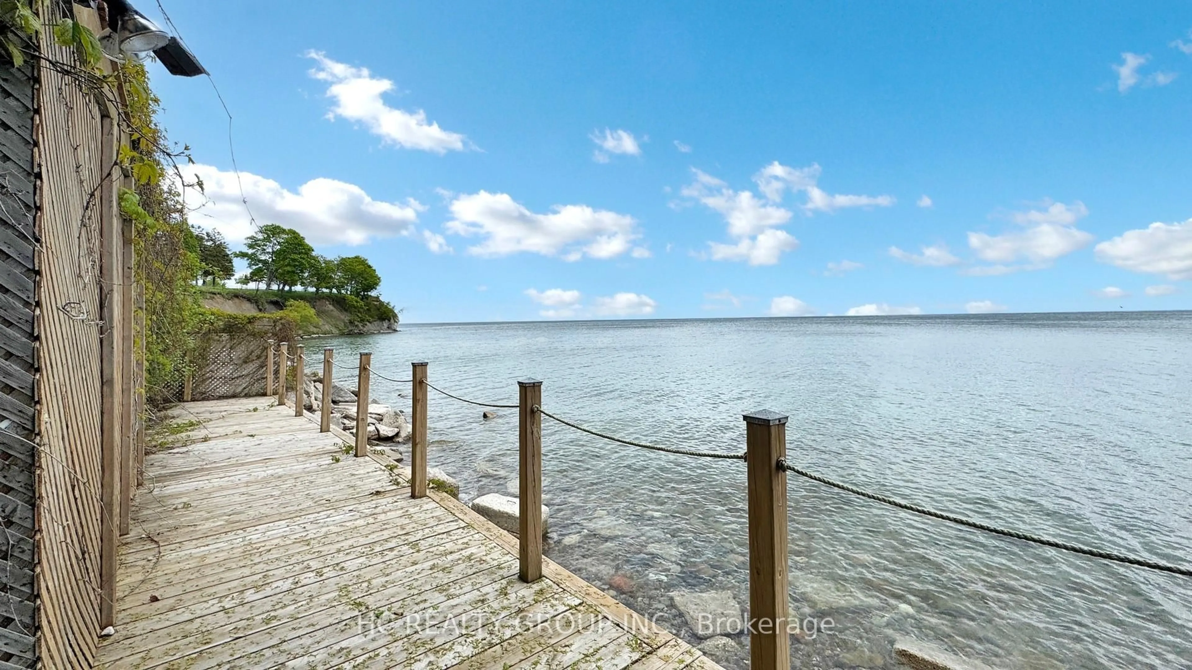 Patio, water/lake/river/ocean view for 59 Muskoka Ave, Oshawa Ontario L1J 1A1