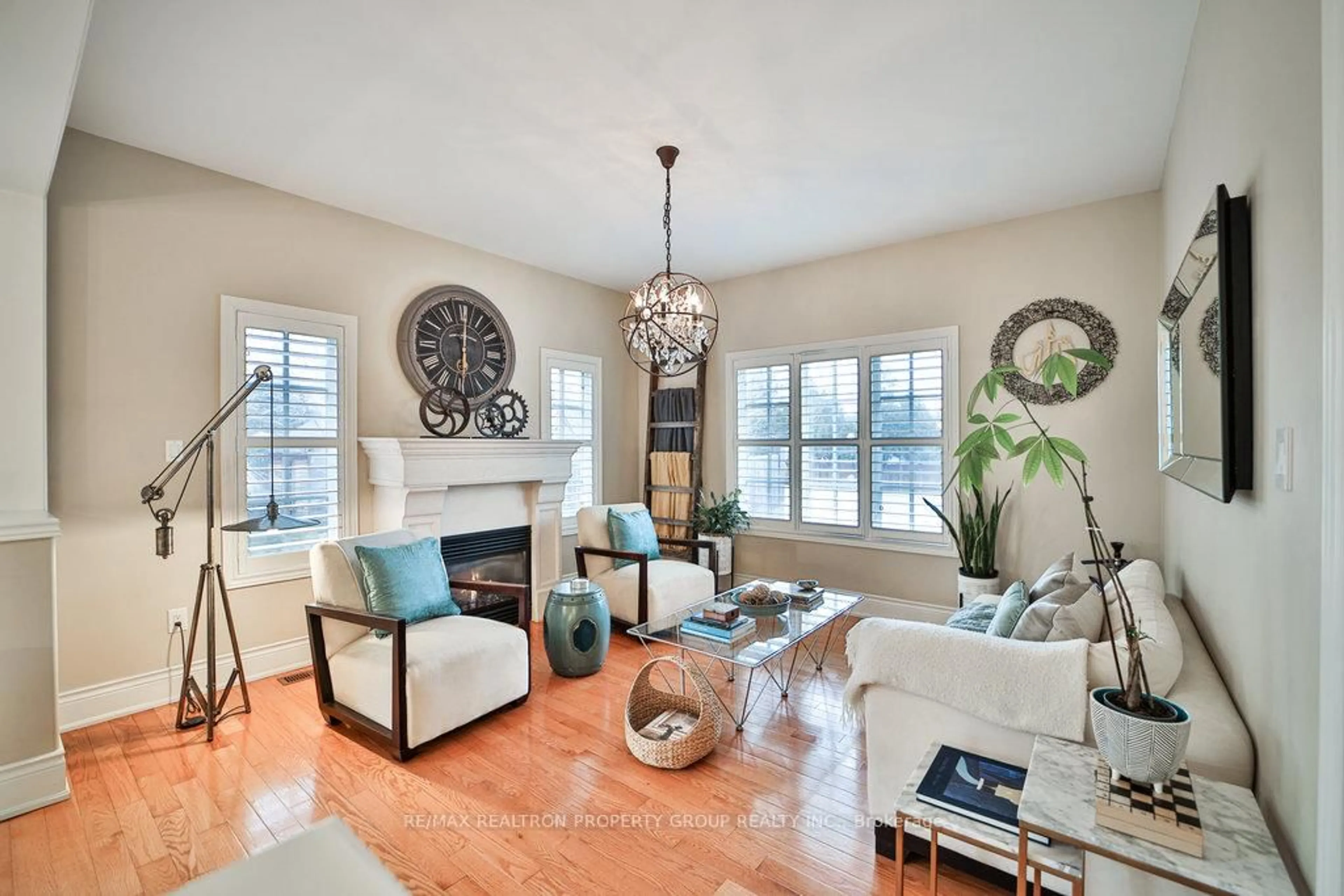Living room with furniture, unknown for 168 Twyn Rivers Dr, Pickering Ontario L1V 1E2
