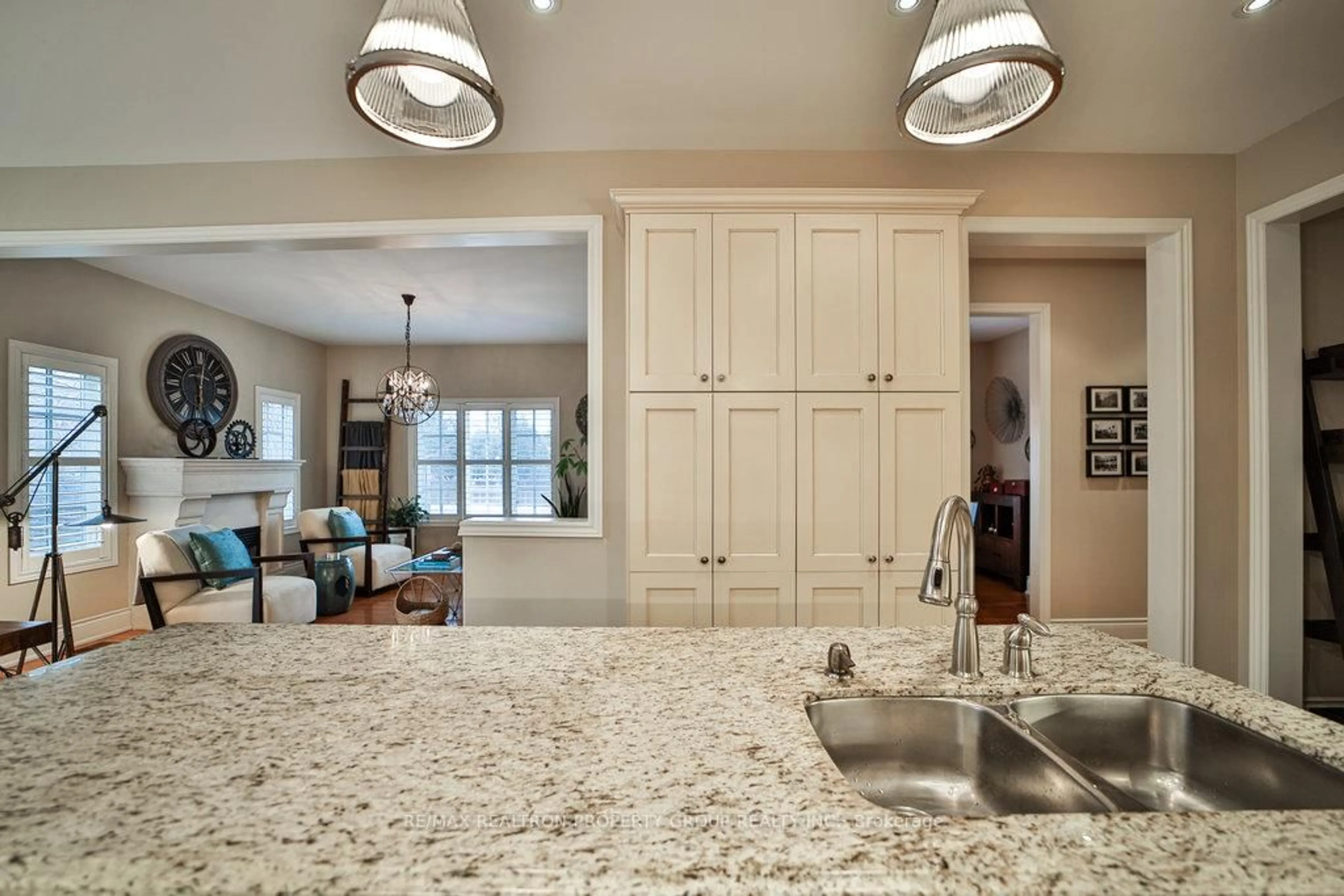 Open concept kitchen, ceramic/tile floor for 168 Twyn Rivers Dr, Pickering Ontario L1V 1E2