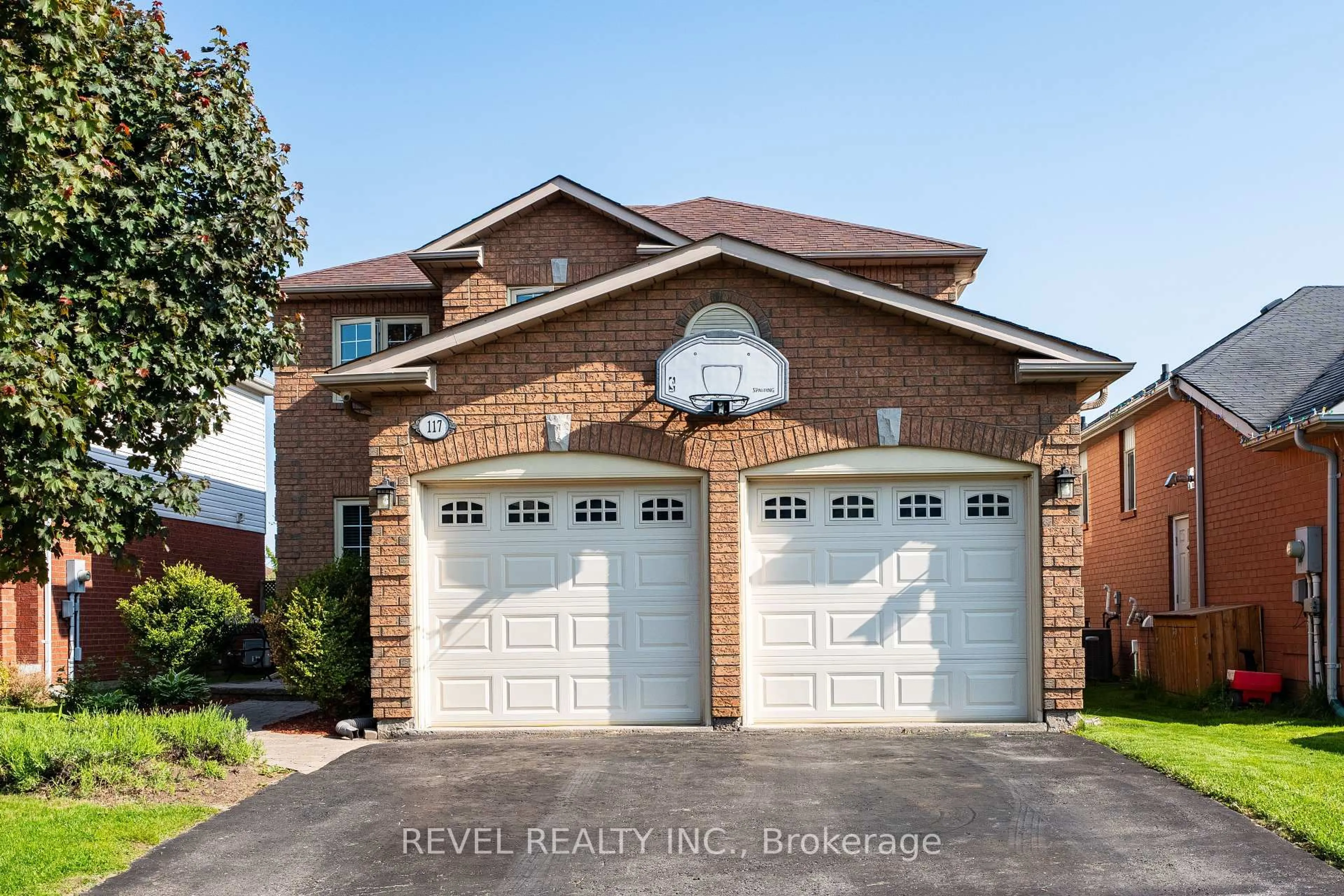 Home with brick exterior material, street for 117 Apple Blossom Blvd, Clarington Ontario L1C 4T7