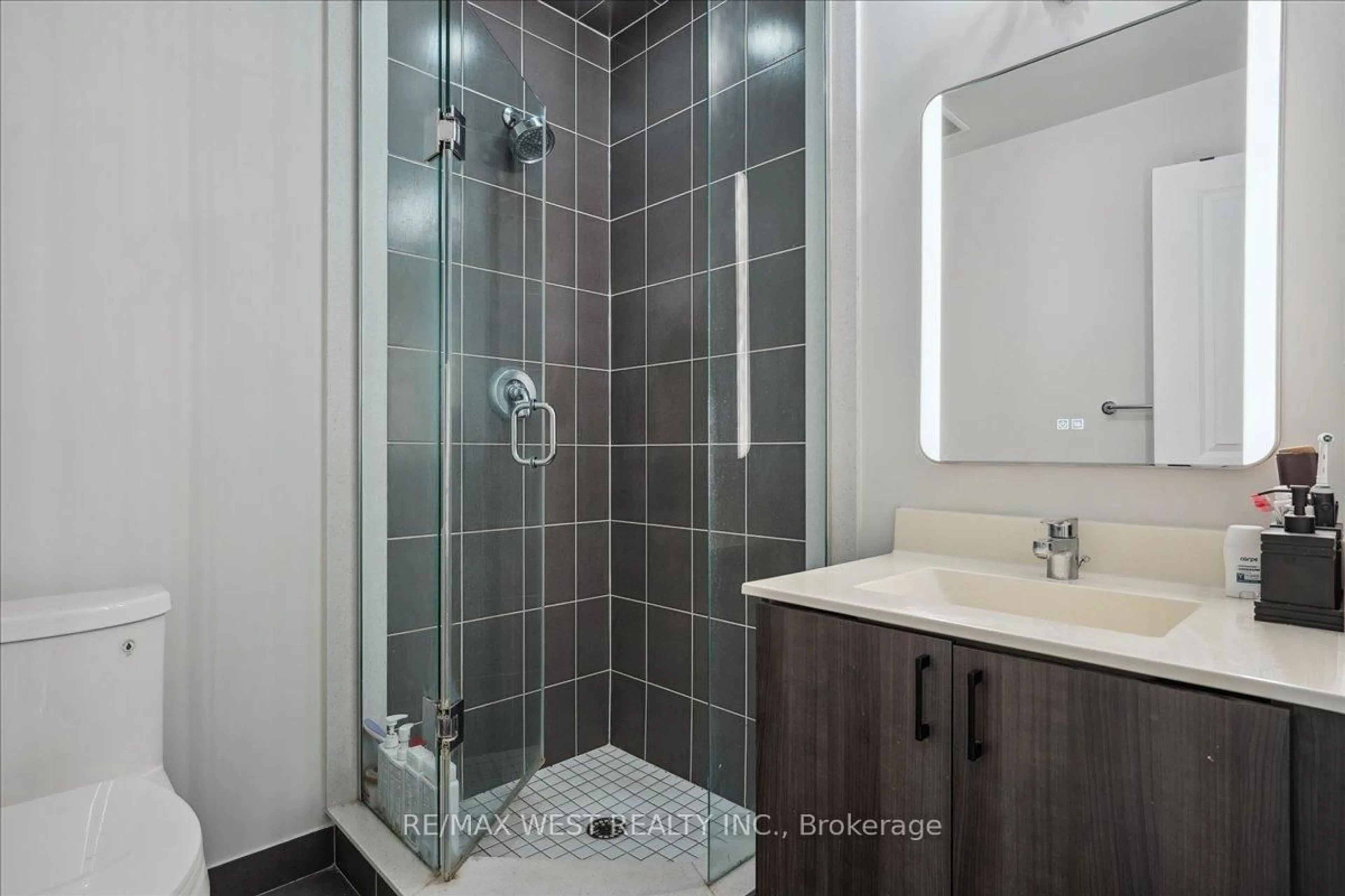 Contemporary bathroom, ceramic/tile floor for 1215 Bayly St #101, Pickering Ontario L1W 1L7