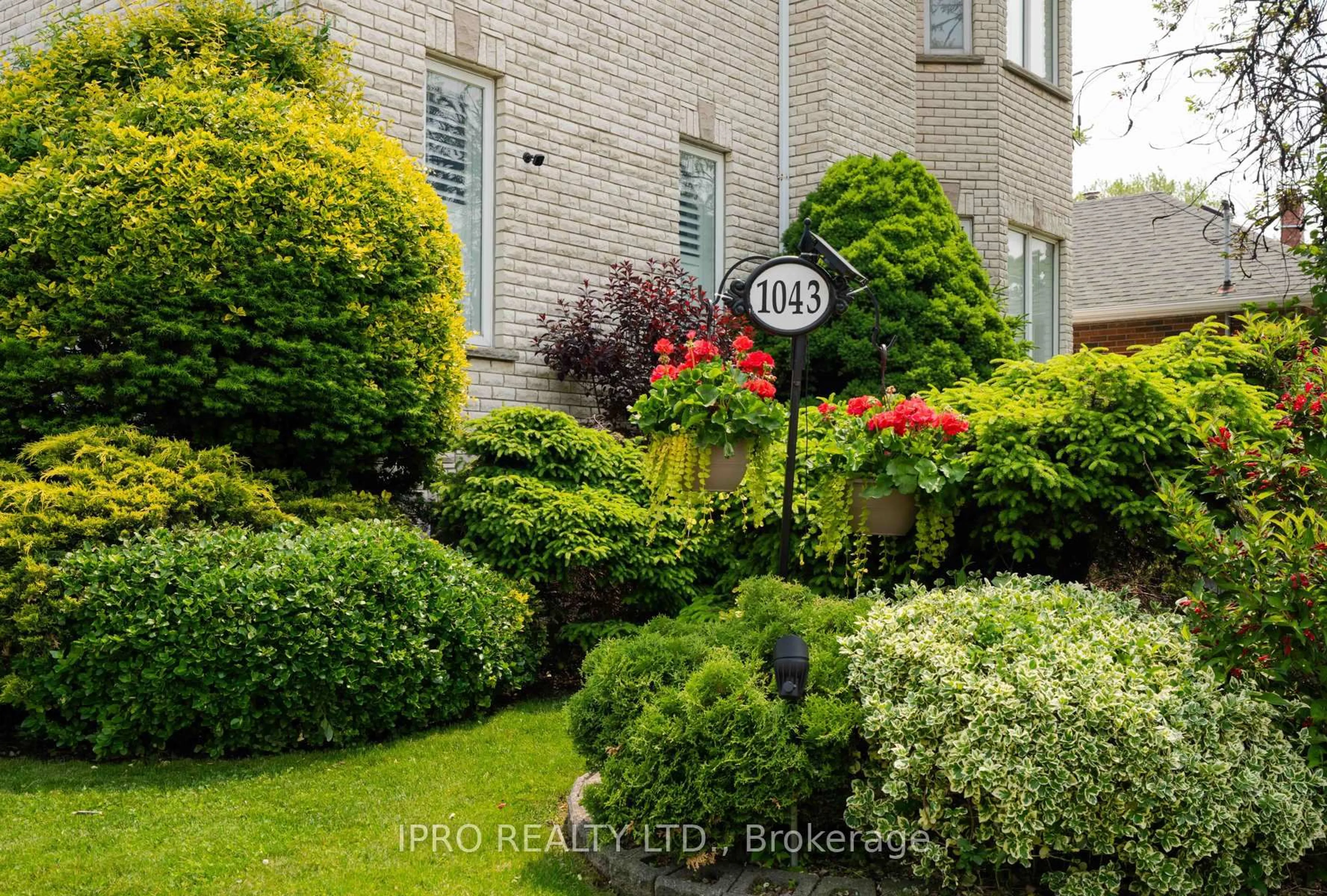 Patio, street for 1043 Greenwood Ave, Toronto Ontario M4J 4C9