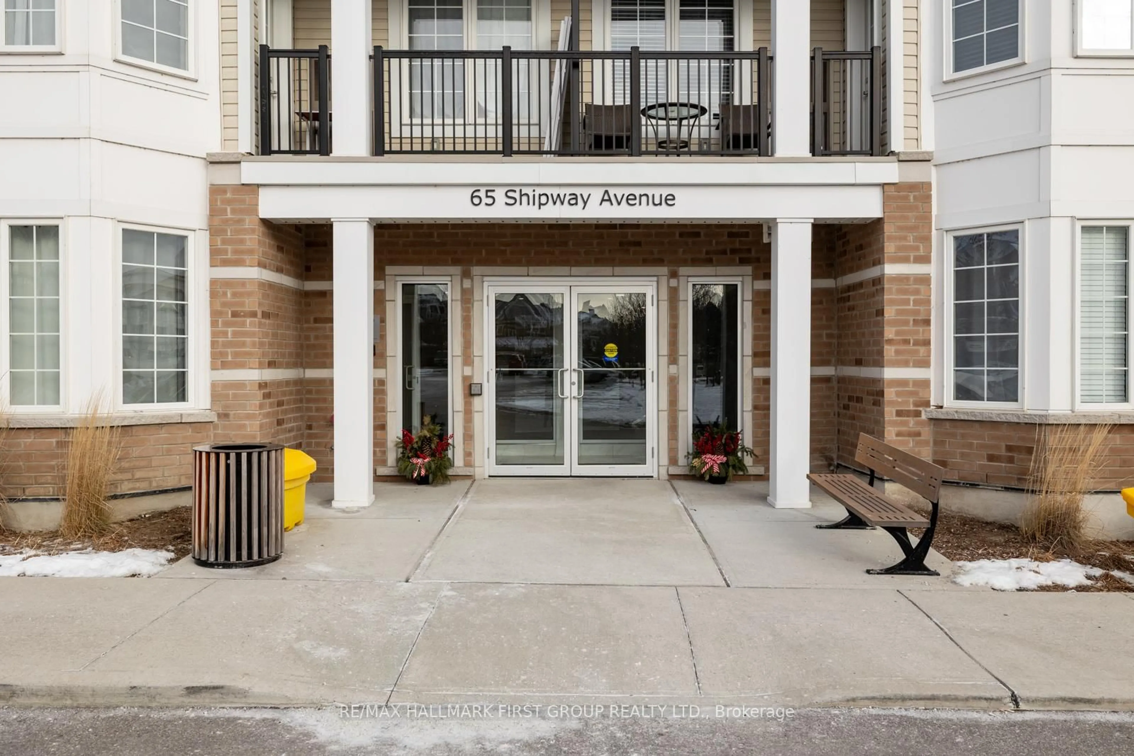 Indoor foyer for 65 Shipway Ave #315, Clarington Ontario L1B 0W2