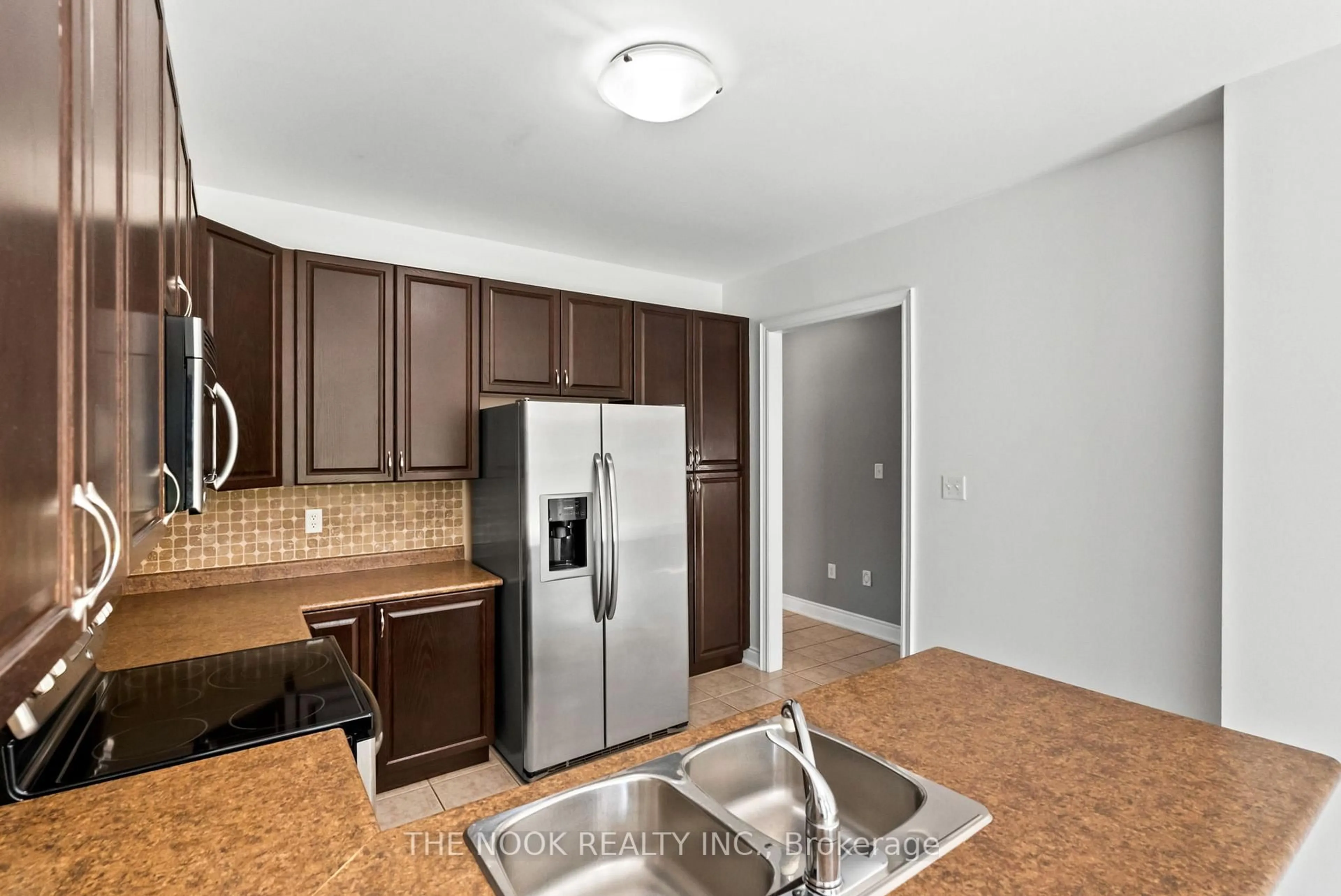 Standard kitchen, unknown for 1031 Eagle Ridge Dr, Oshawa Ontario L1K 0C8