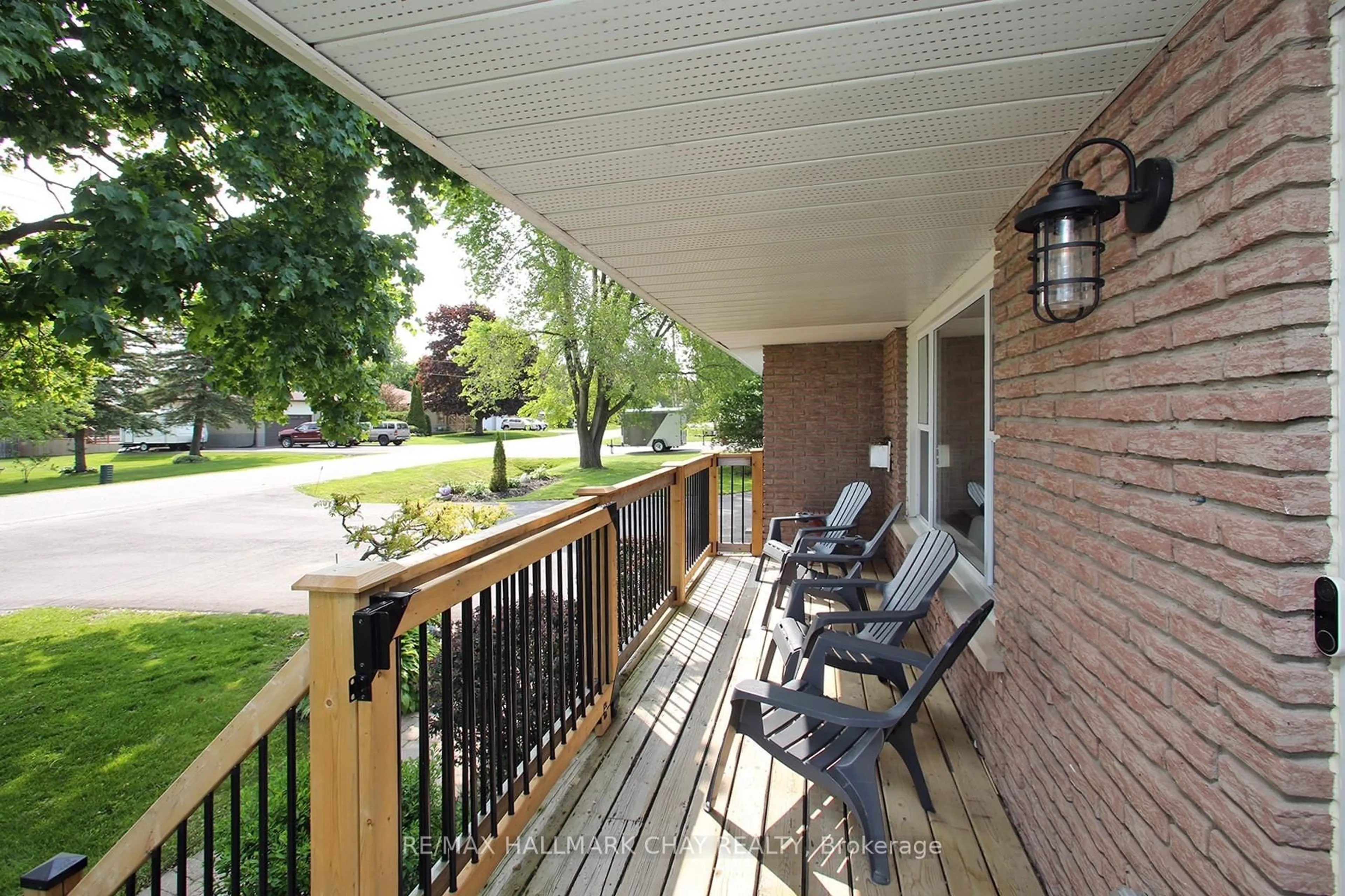 Patio, street for 124 Greensboro Dr, Scugog Ontario L0B 1B0