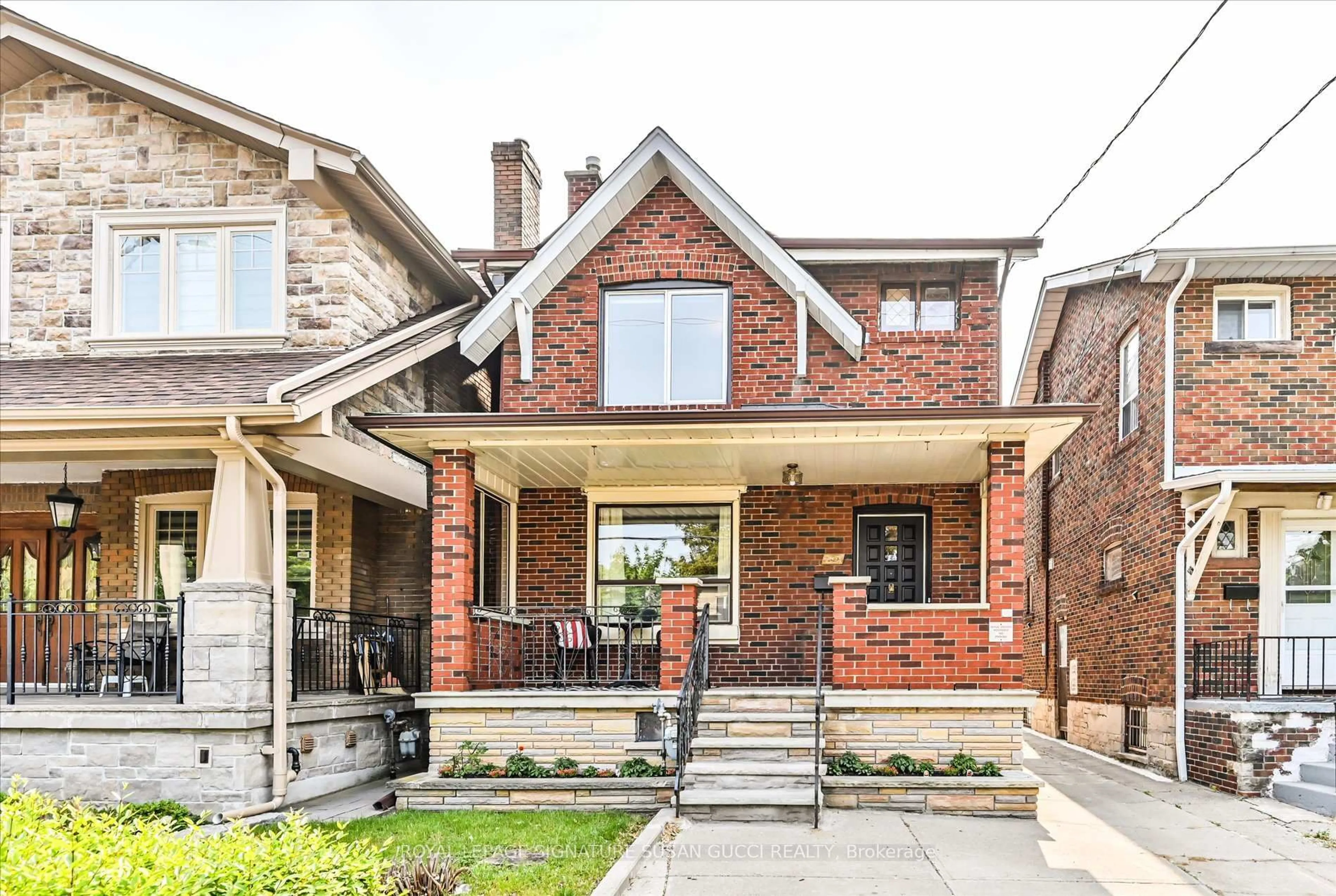 Home with brick exterior material, street for 790 Coxwell Ave, Toronto Ontario M4C 3E2