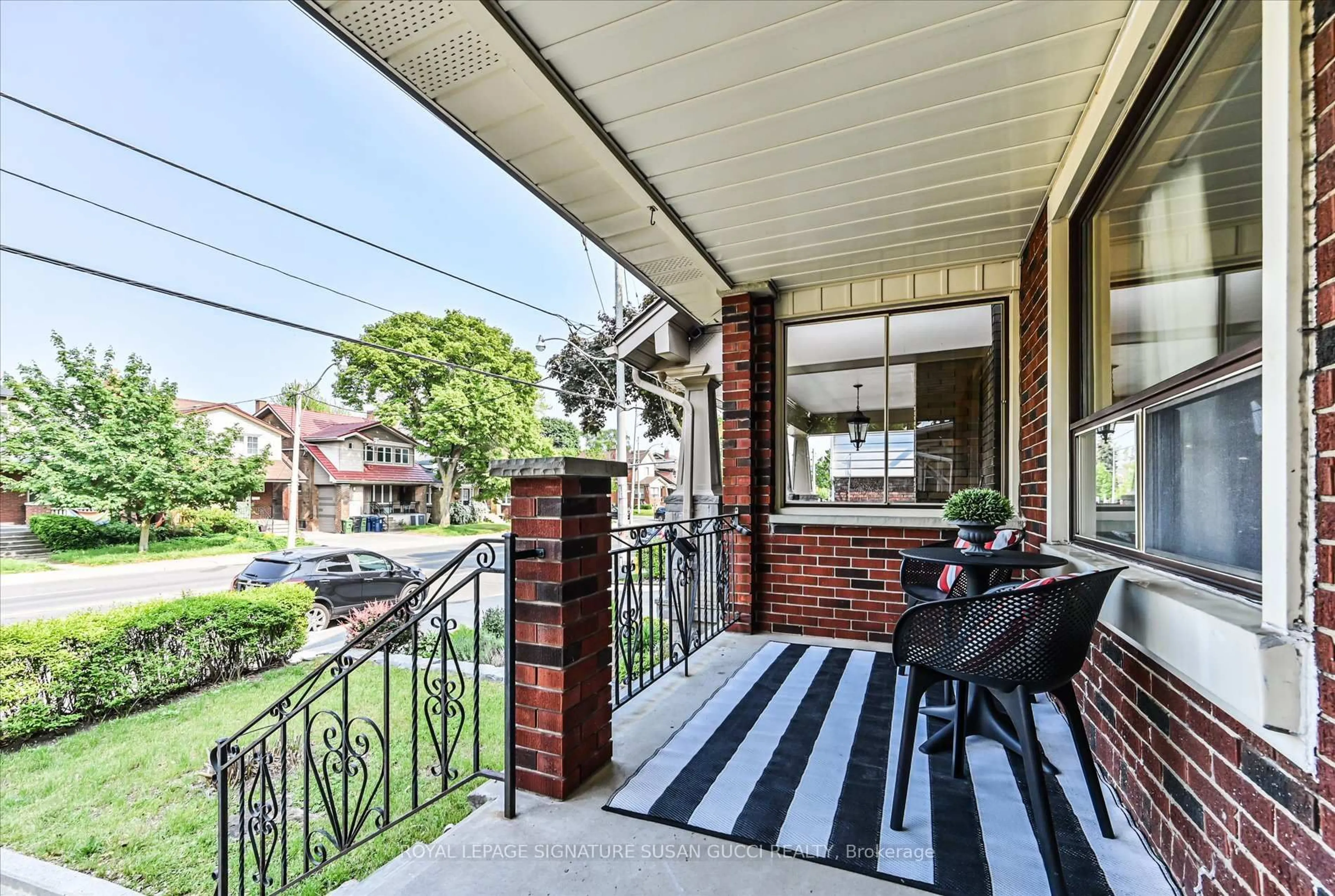 Patio, street for 790 Coxwell Ave, Toronto Ontario M4C 3E2