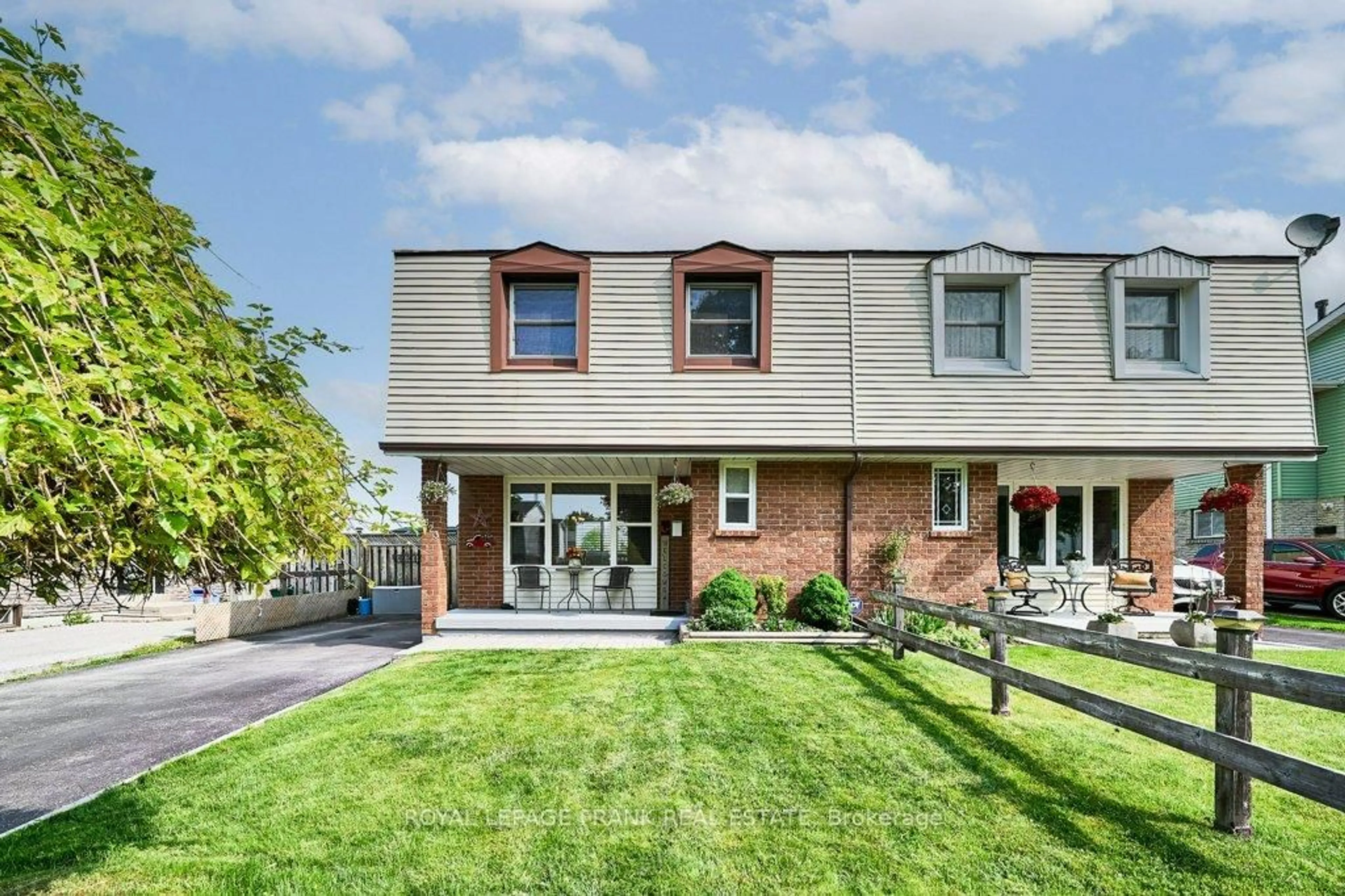 Home with brick exterior material, street for 1323 Fenelon Cres, Oshawa Ontario L1J 6G2