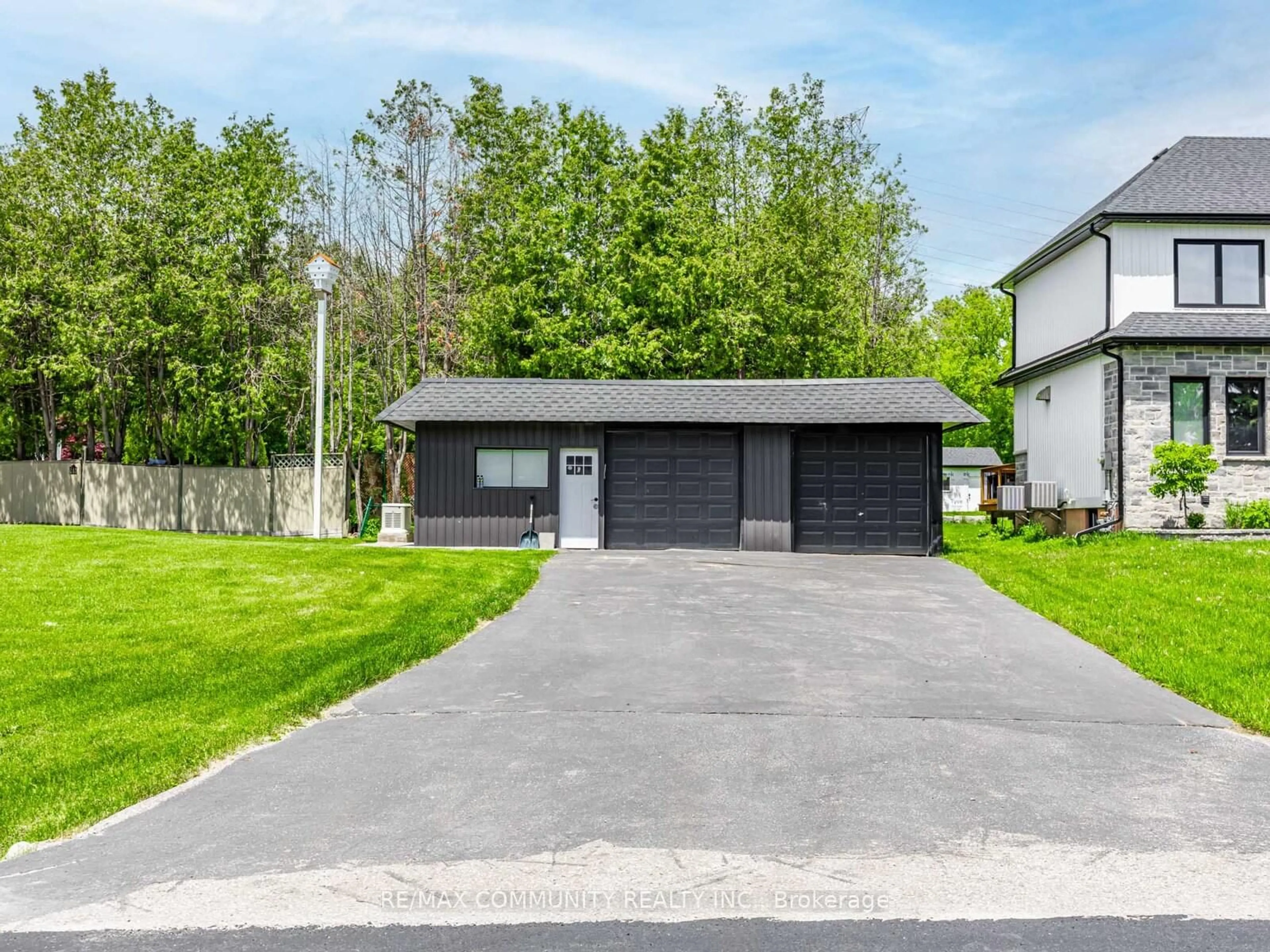 Home with vinyl exterior material, street for 38 Robmar St, Whitby Ontario L1M 1T7