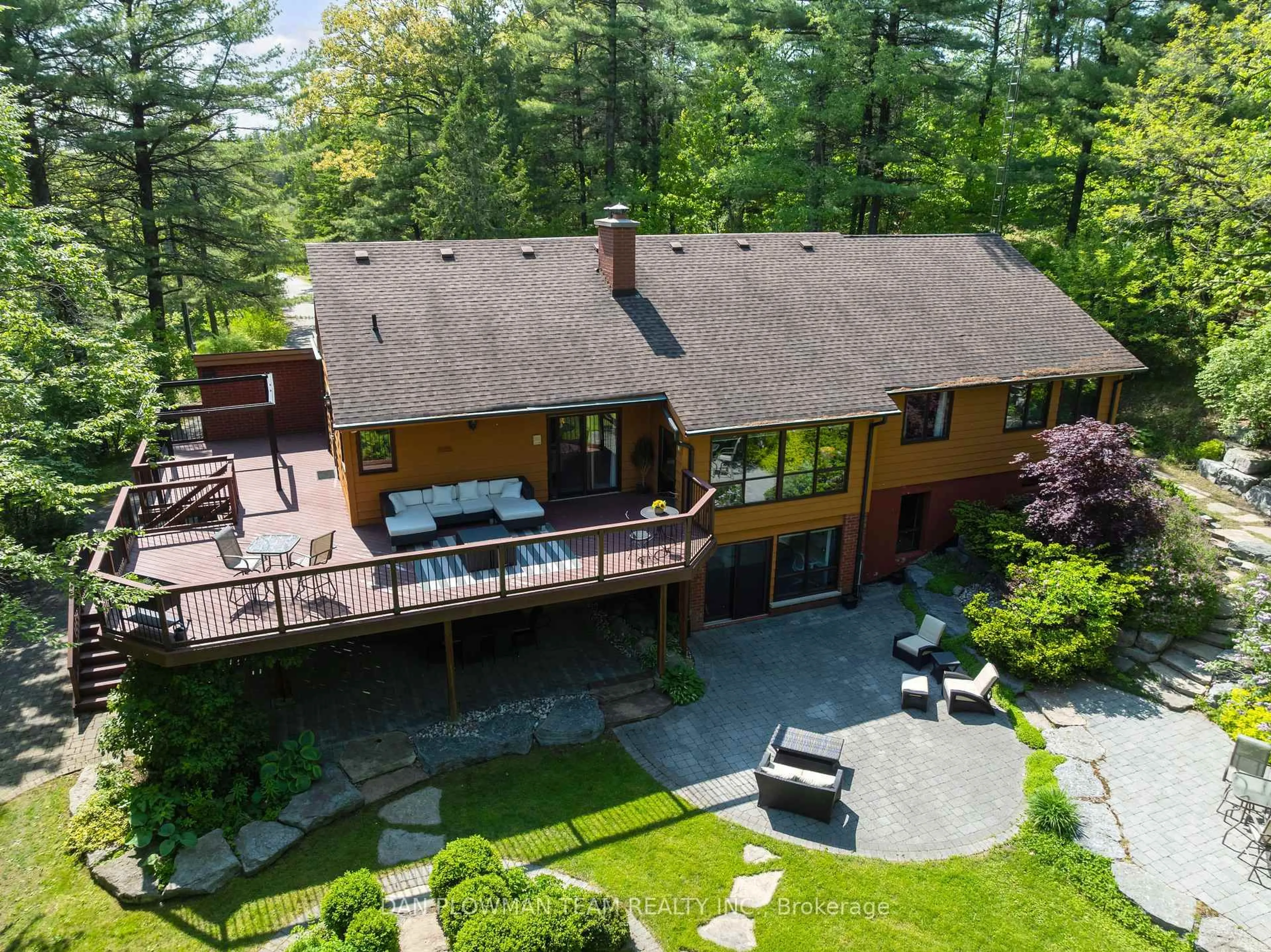 A pic from outside/outdoor area/front of a property/back of a property/a pic from drone, unknown for 5 Sumac Rd, Clarington Ontario L0B 1B0