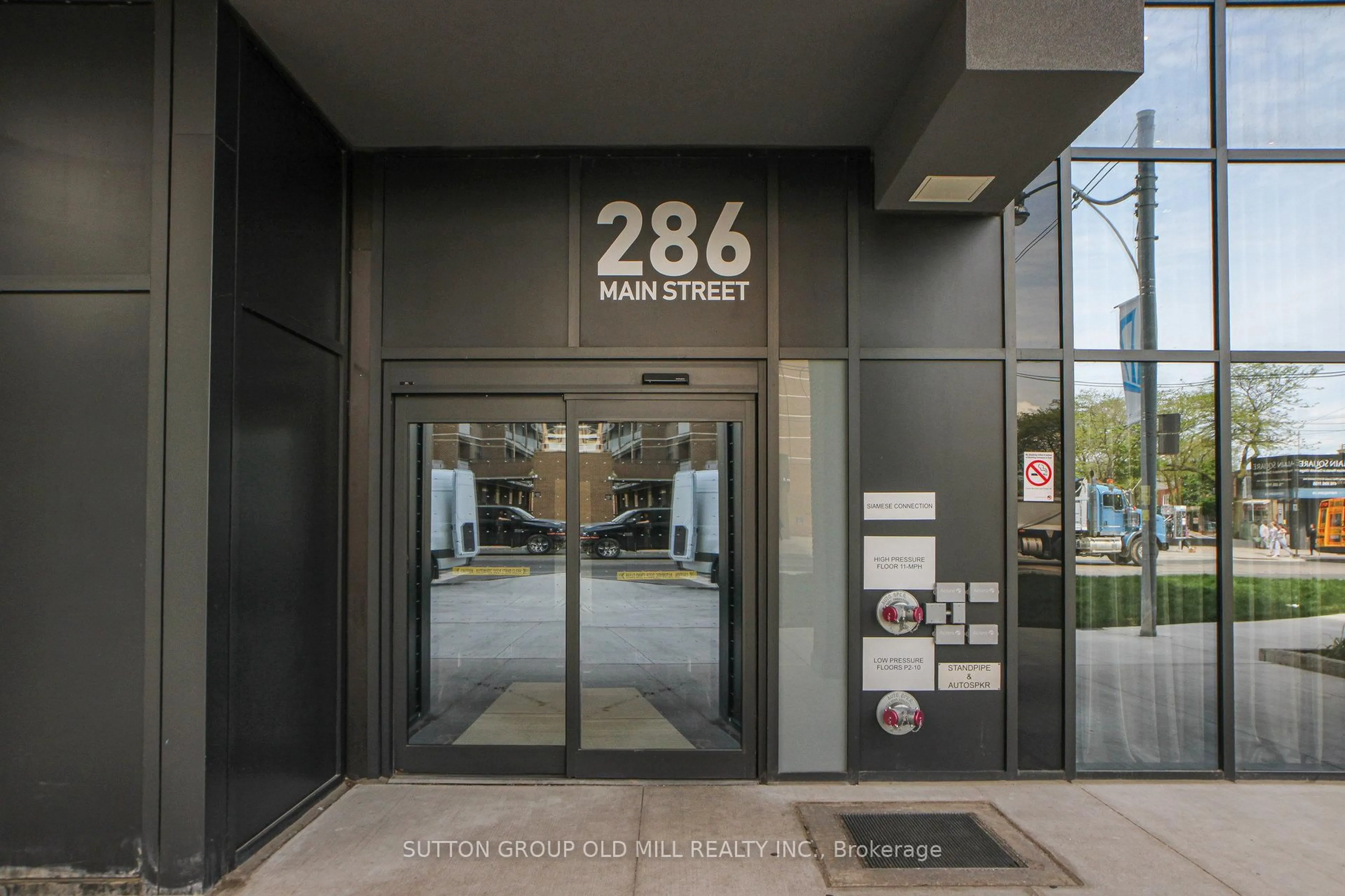 Indoor foyer for 286 Main St #2606, Toronto Ontario M4C 0B3