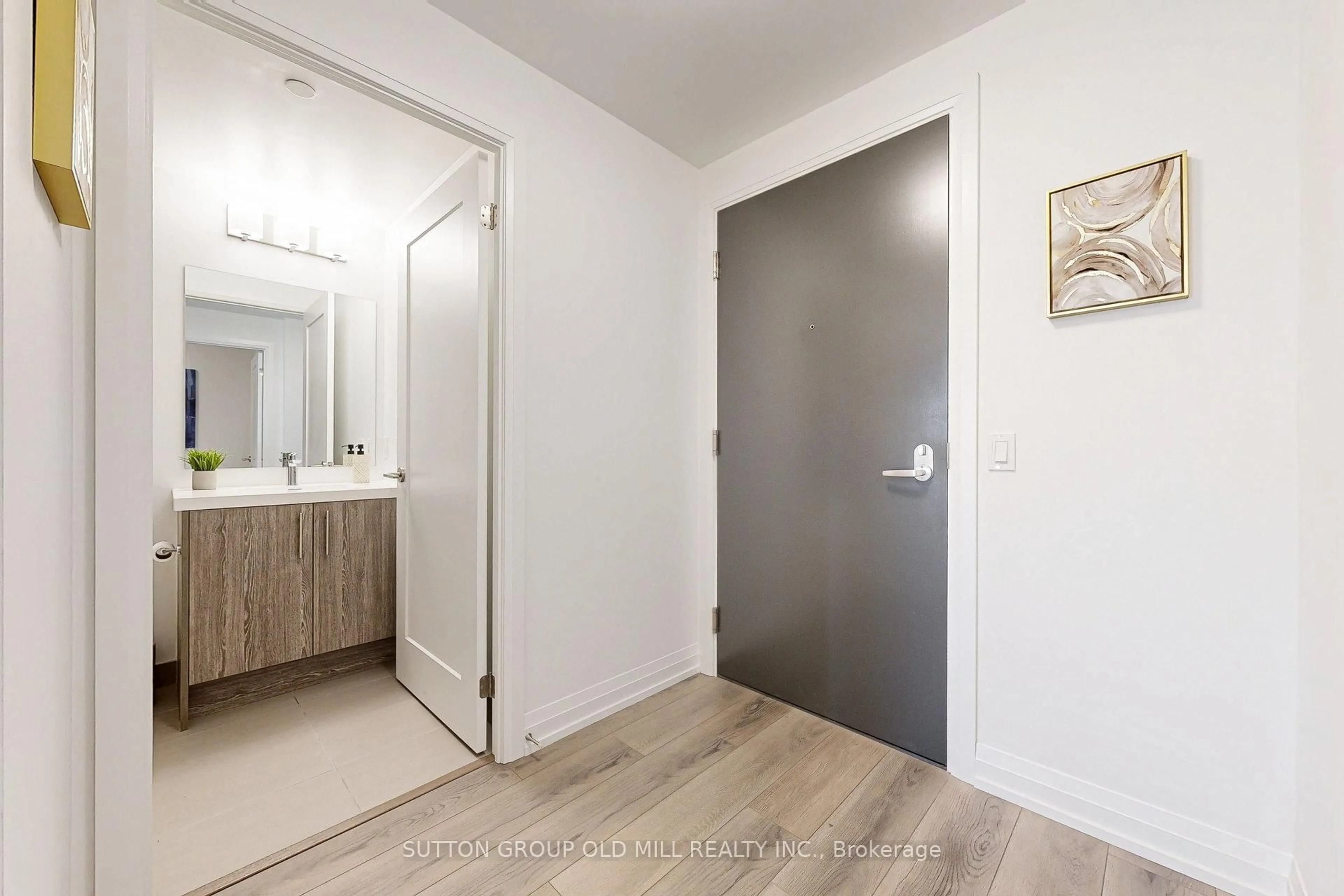 Indoor entryway for 286 Main St #2606, Toronto Ontario M4C 0B3