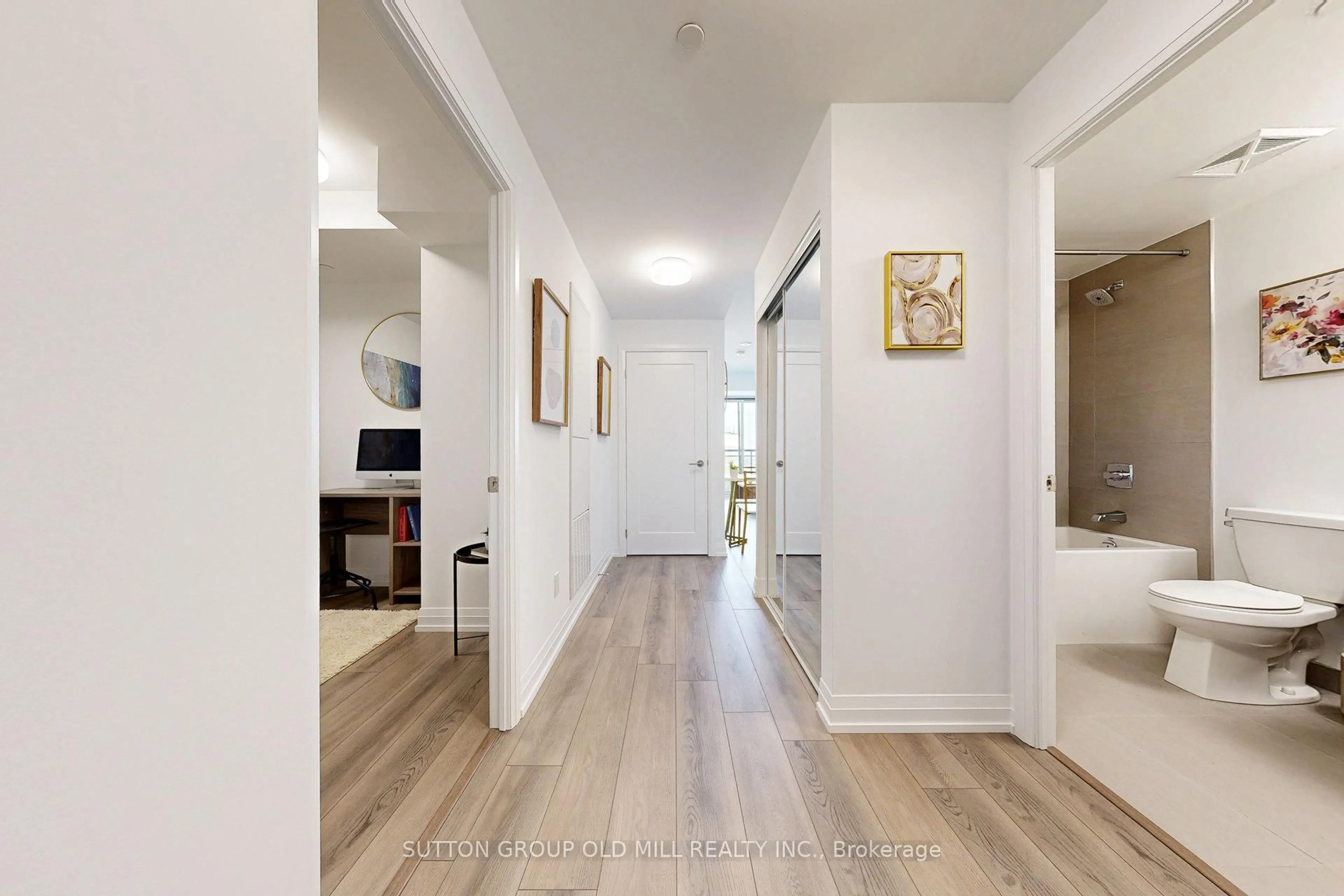 Indoor entryway for 286 Main St #2606, Toronto Ontario M4C 0B3