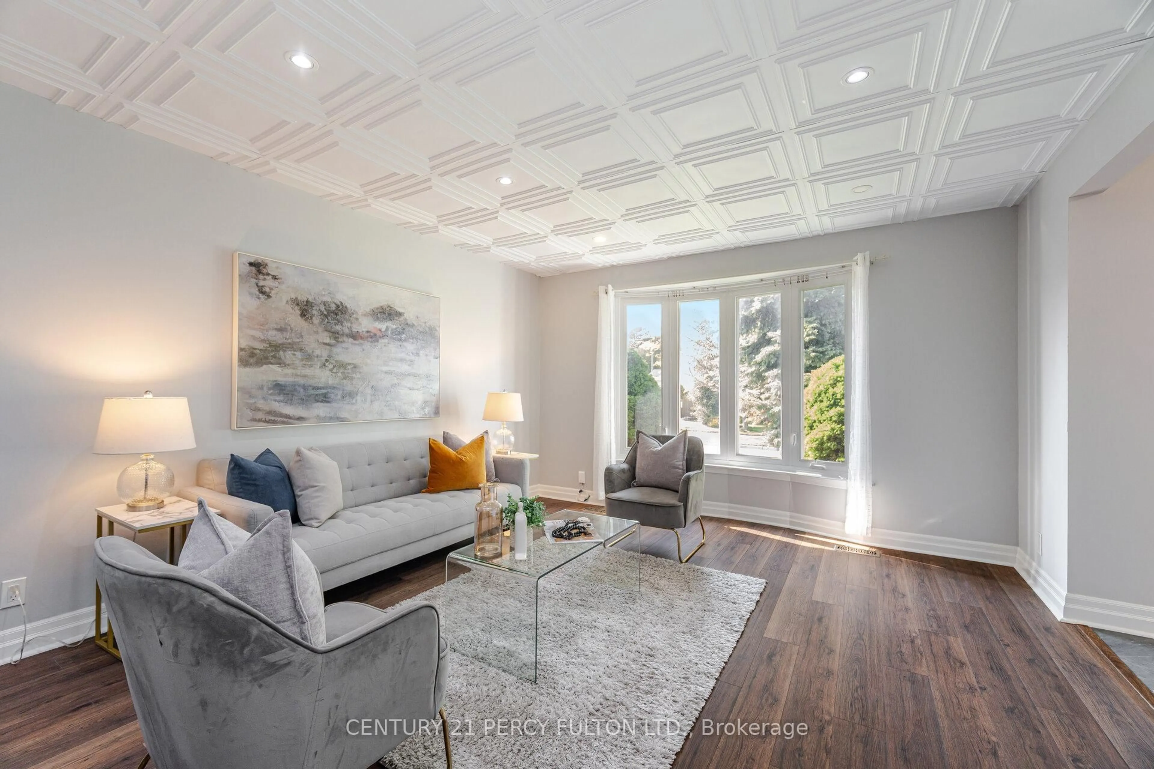 Living room with furniture, unknown for 761 Krosno Blvd, Pickering Ontario L1W 1G5