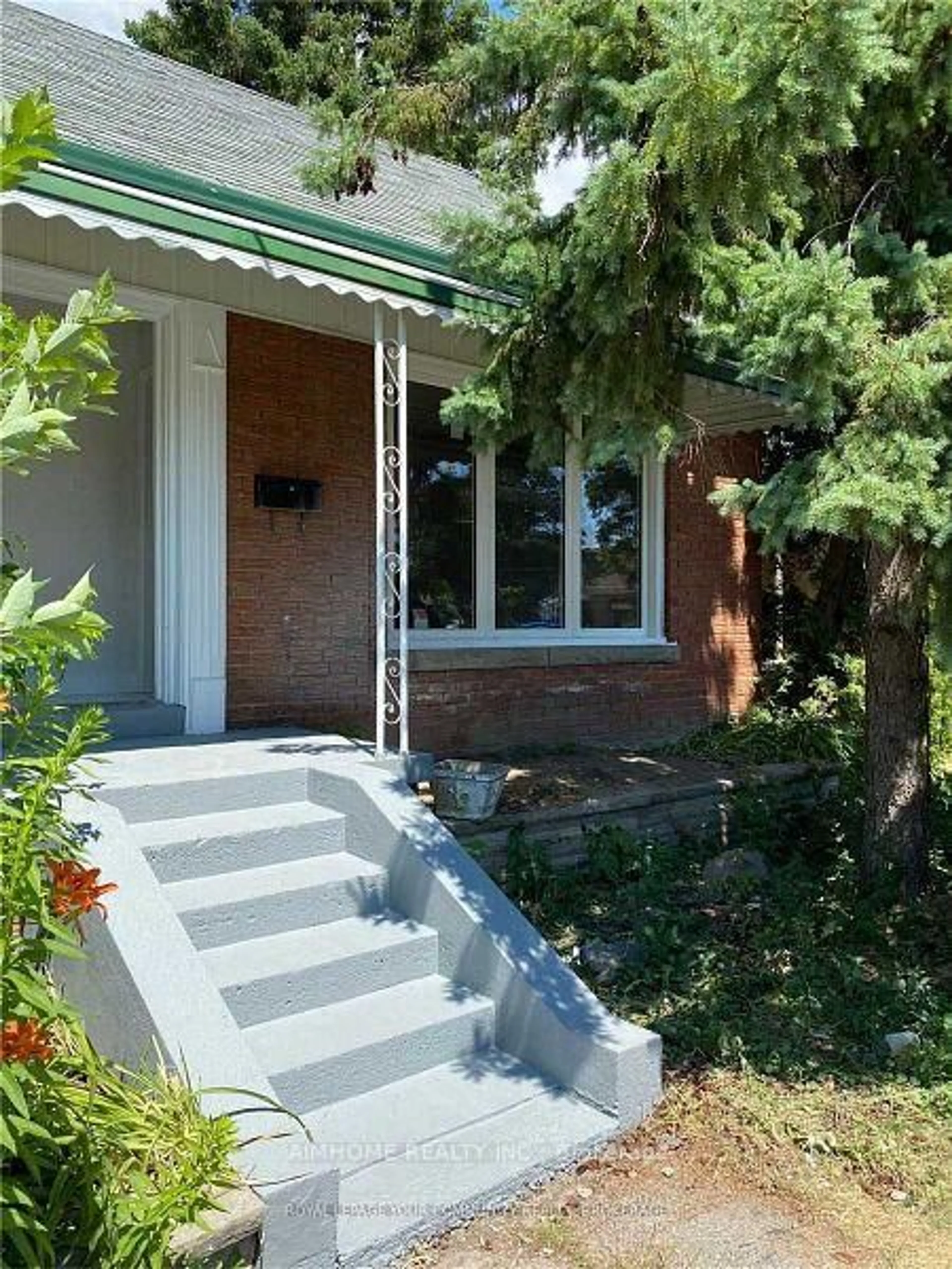 Home with brick exterior material, street for 18 Ilfracombe Cres Cres, Toronto Ontario M1R 3R8