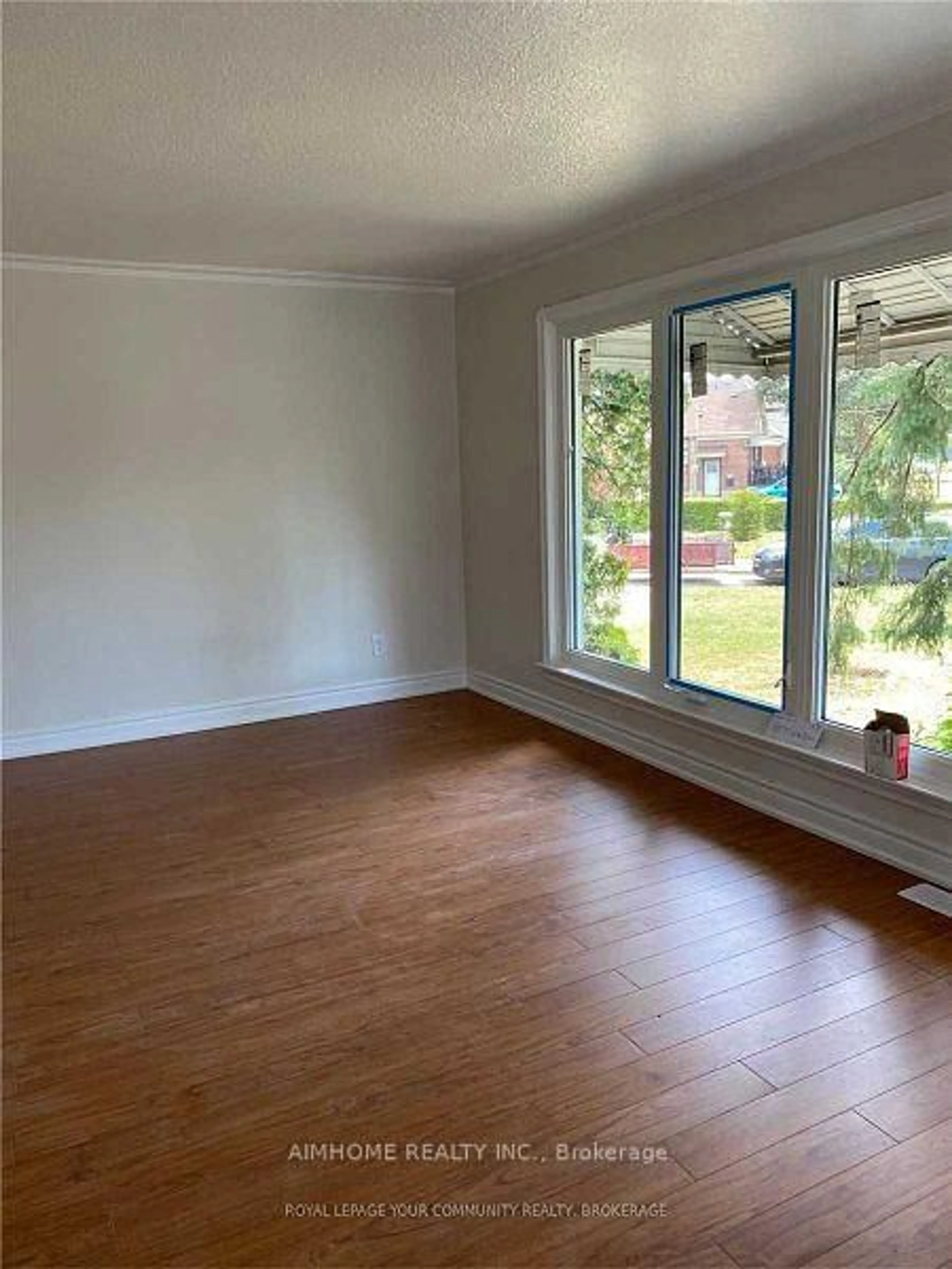A pic of a room for 18 Ilfracombe Cres Cres, Toronto Ontario M1R 3R8