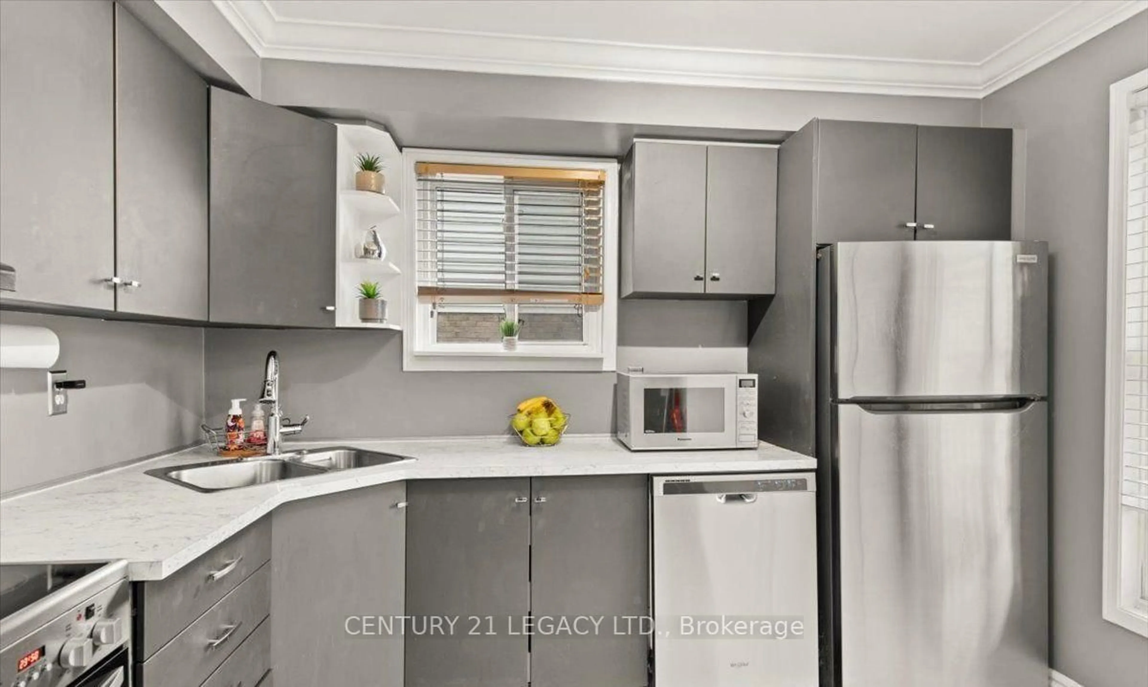 Standard kitchen, unknown for 1544 Connery Cres, Oshawa Ontario L1J 8G1