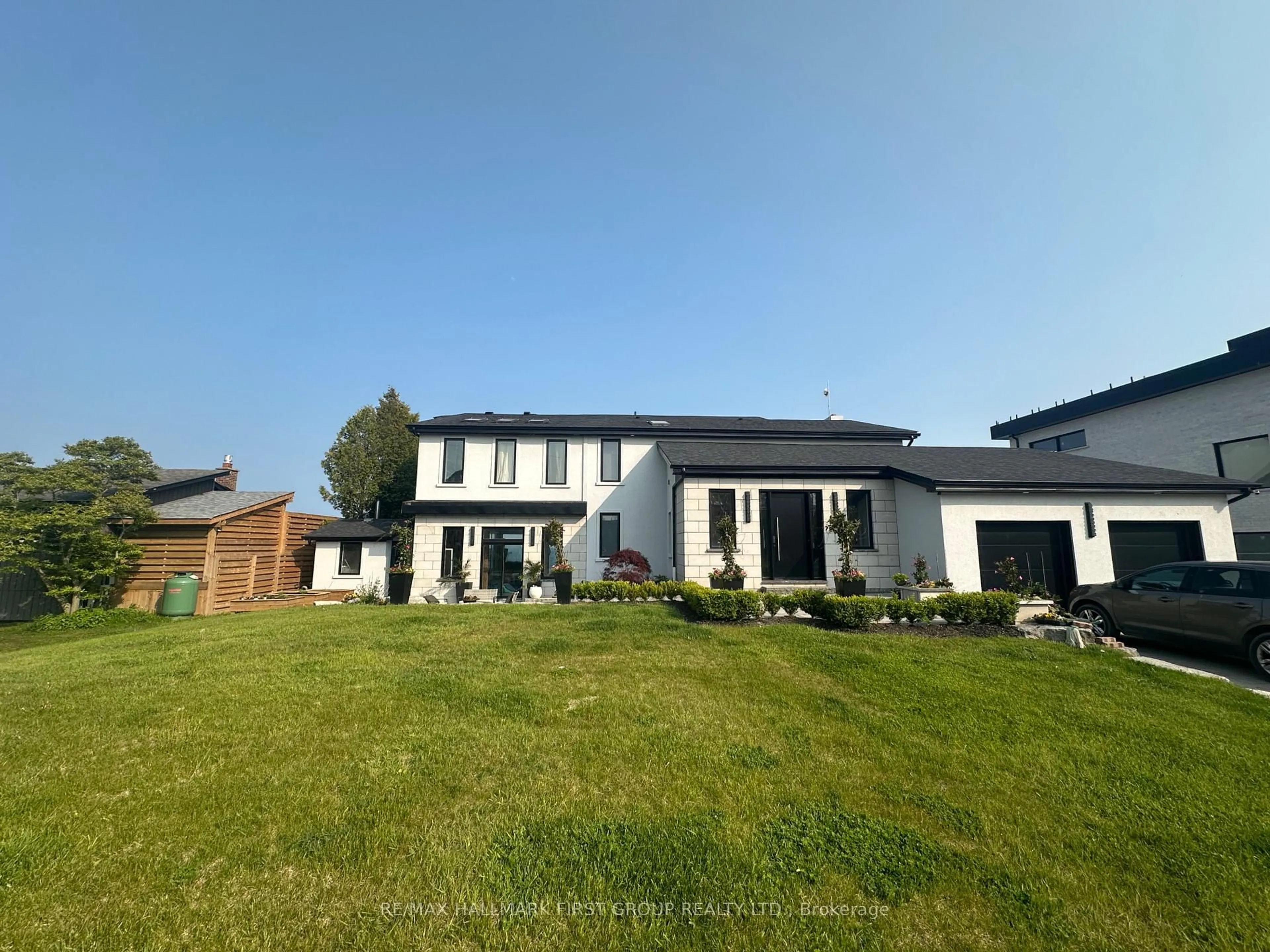A pic from outside/outdoor area/front of a property/back of a property/a pic from drone, unknown for 52 Ontoro Blvd, Ajax Ontario L1Z 1X6