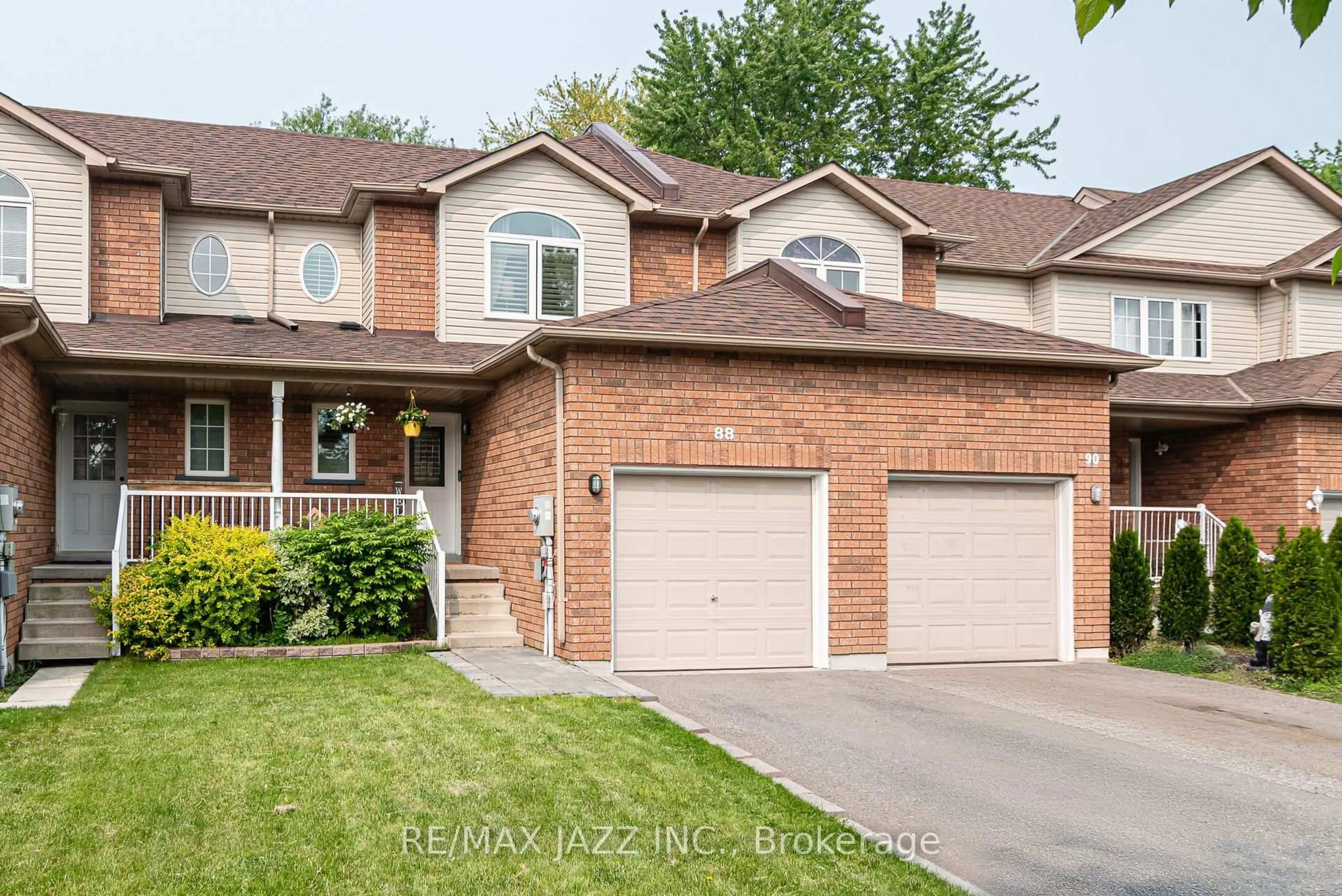 Home with brick exterior material, street for 88 Richfield Sq, Clarington Ontario L1E 3G4