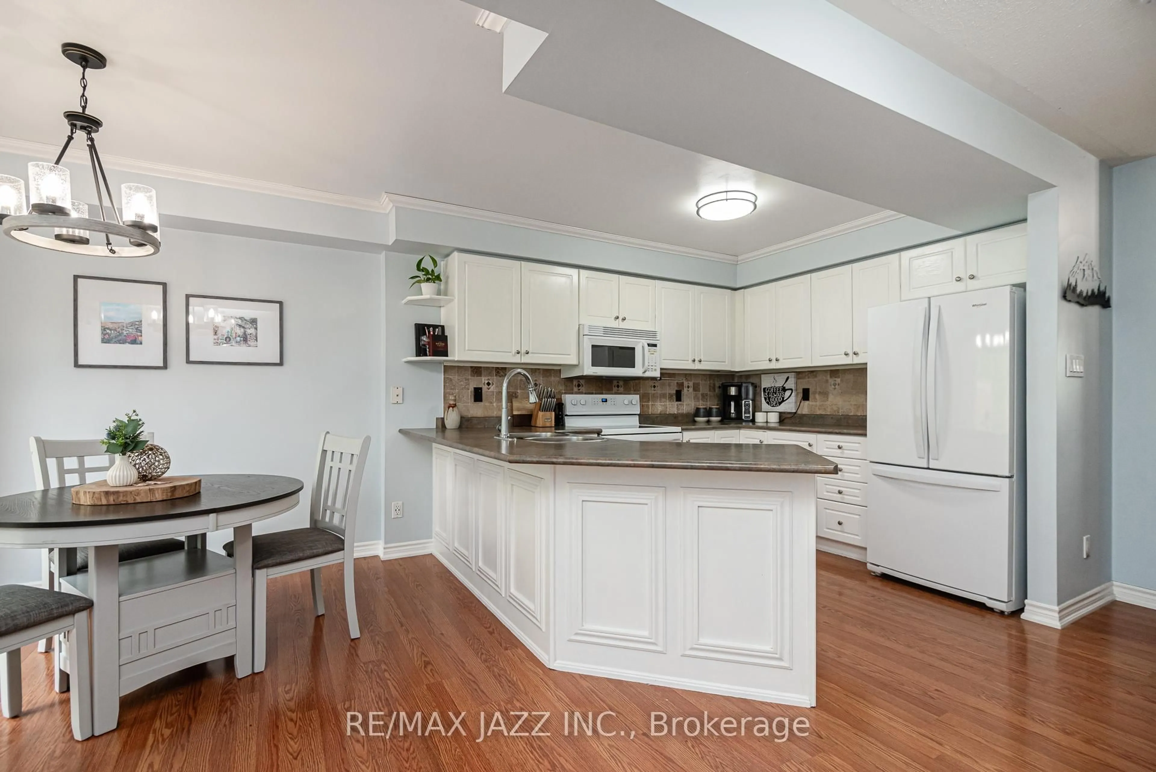 Open concept kitchen, unknown for 88 Richfield Sq, Clarington Ontario L1E 3G4
