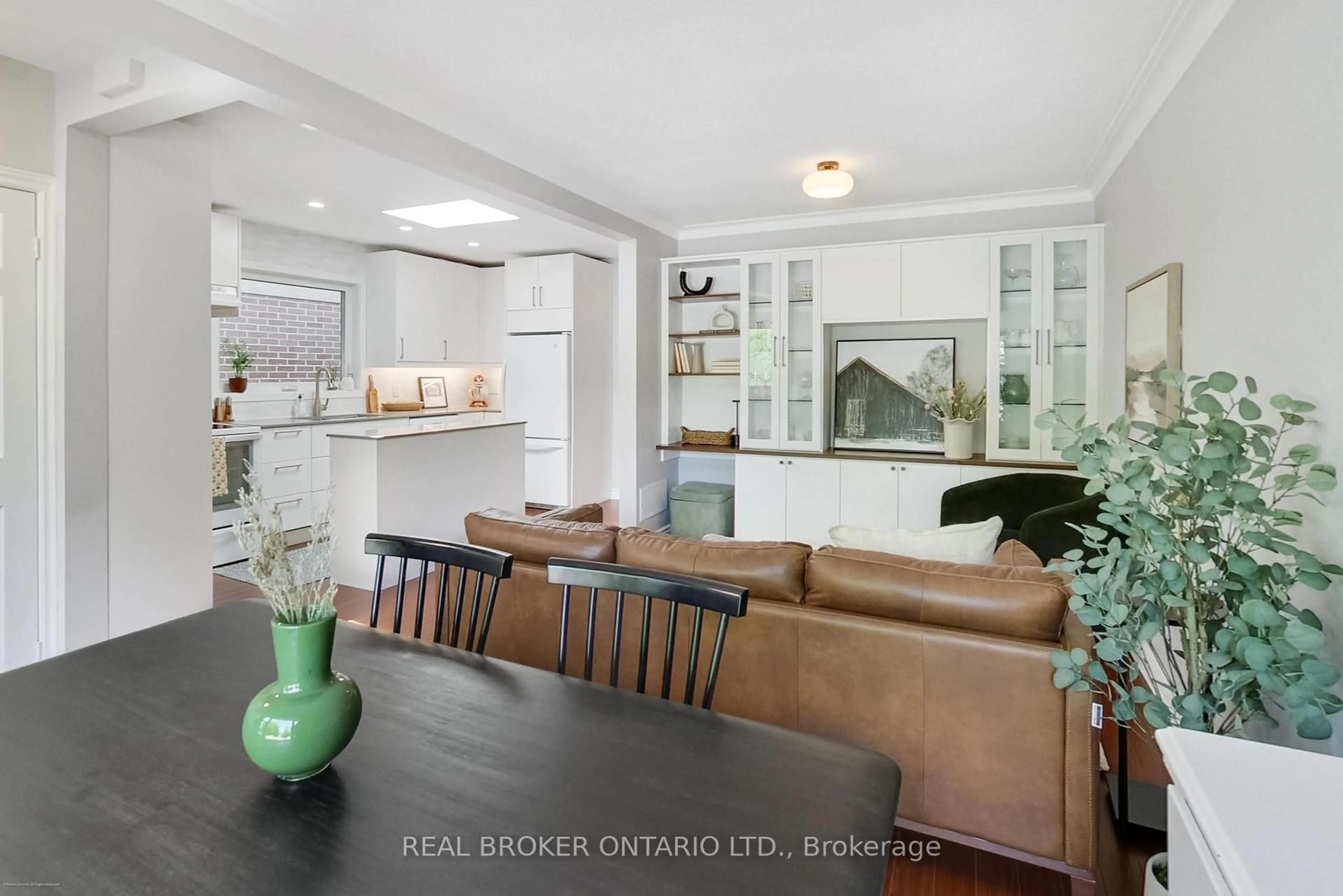Open concept kitchen, unknown for 9 Craiglee Dr, Toronto Ontario M1N 2L7