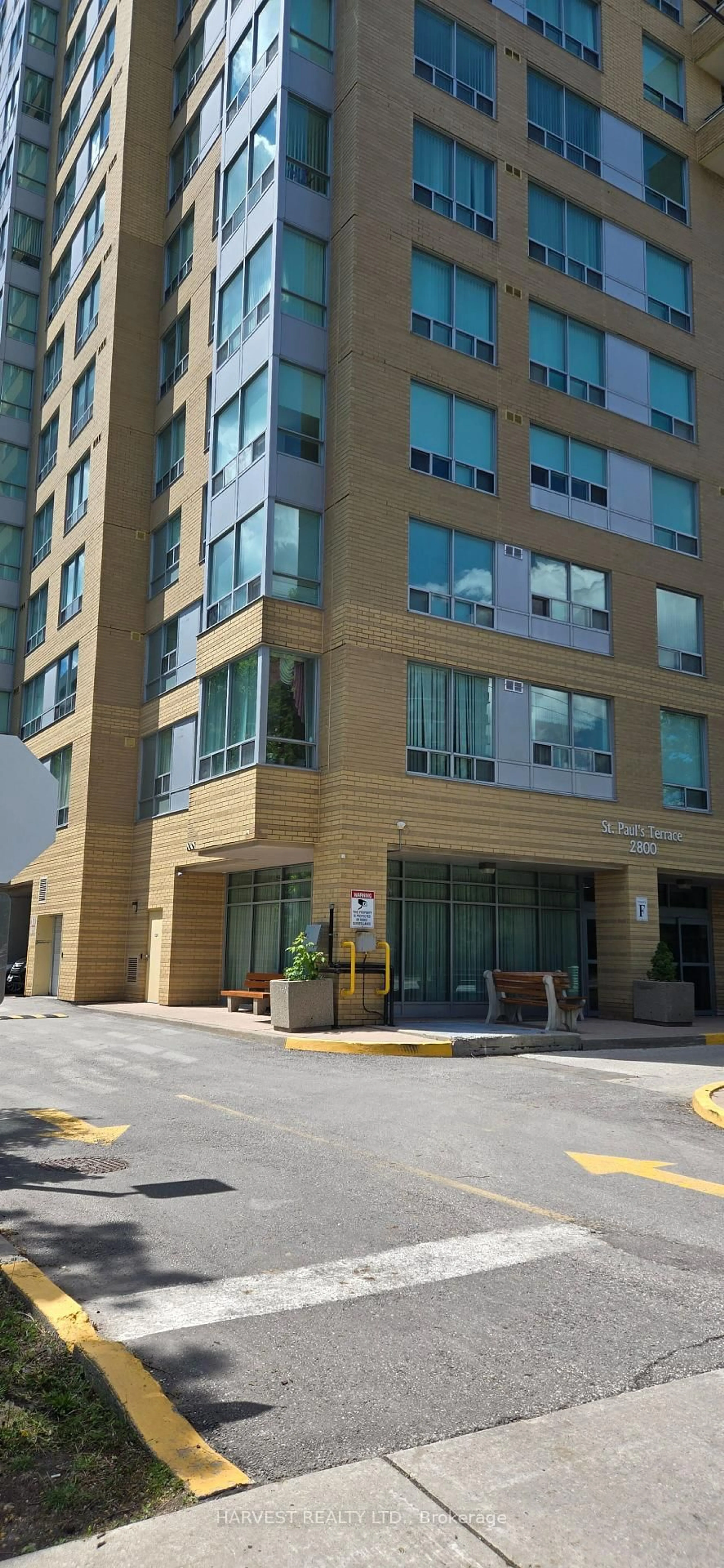 Indoor foyer for 2800 Warden Ave #603, Toronto Ontario M1W 3Z6