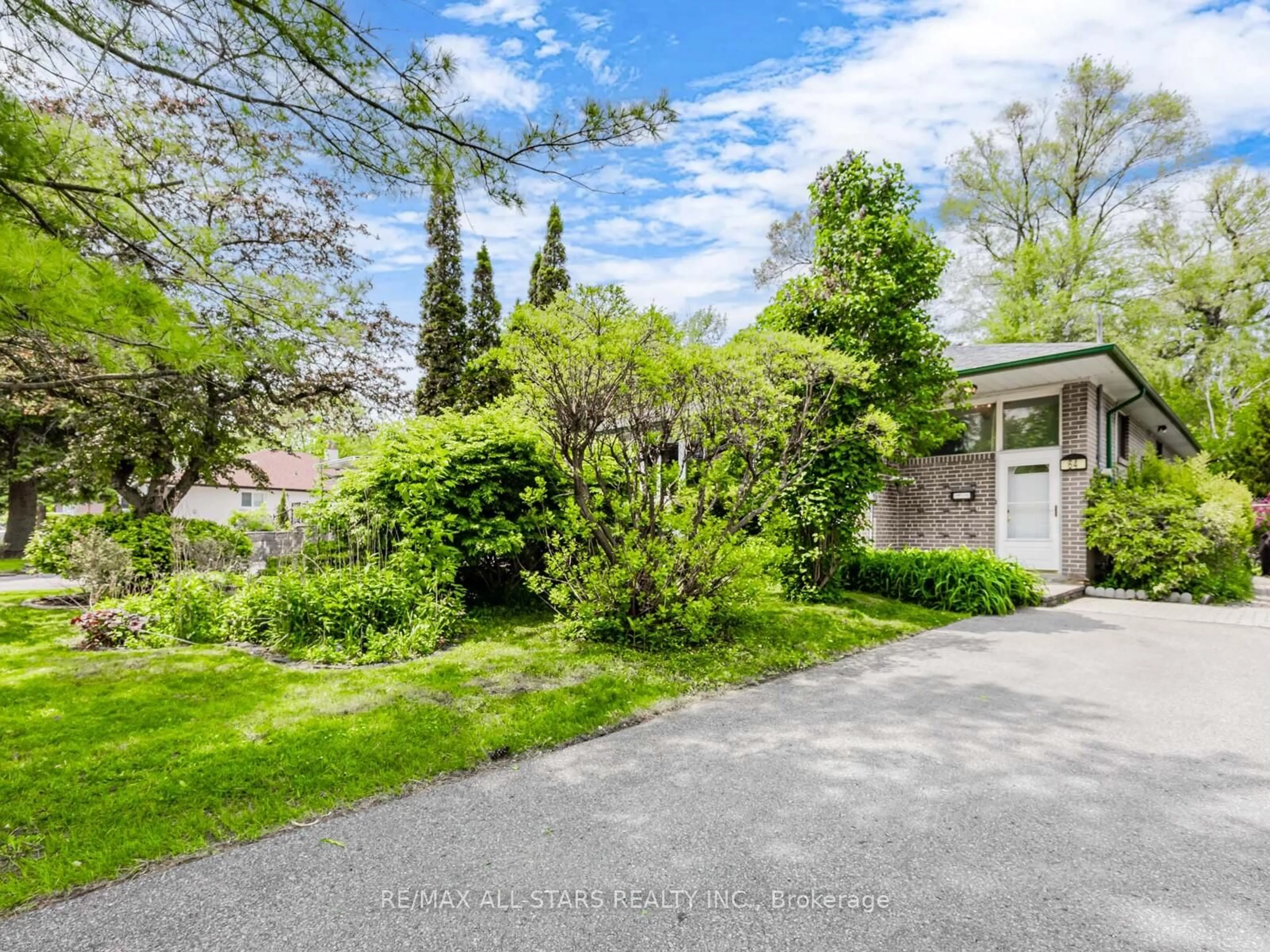 A pic from outside/outdoor area/front of a property/back of a property/a pic from drone, street for 64 Greyabbey Tr, Toronto Ontario M1E 1V7