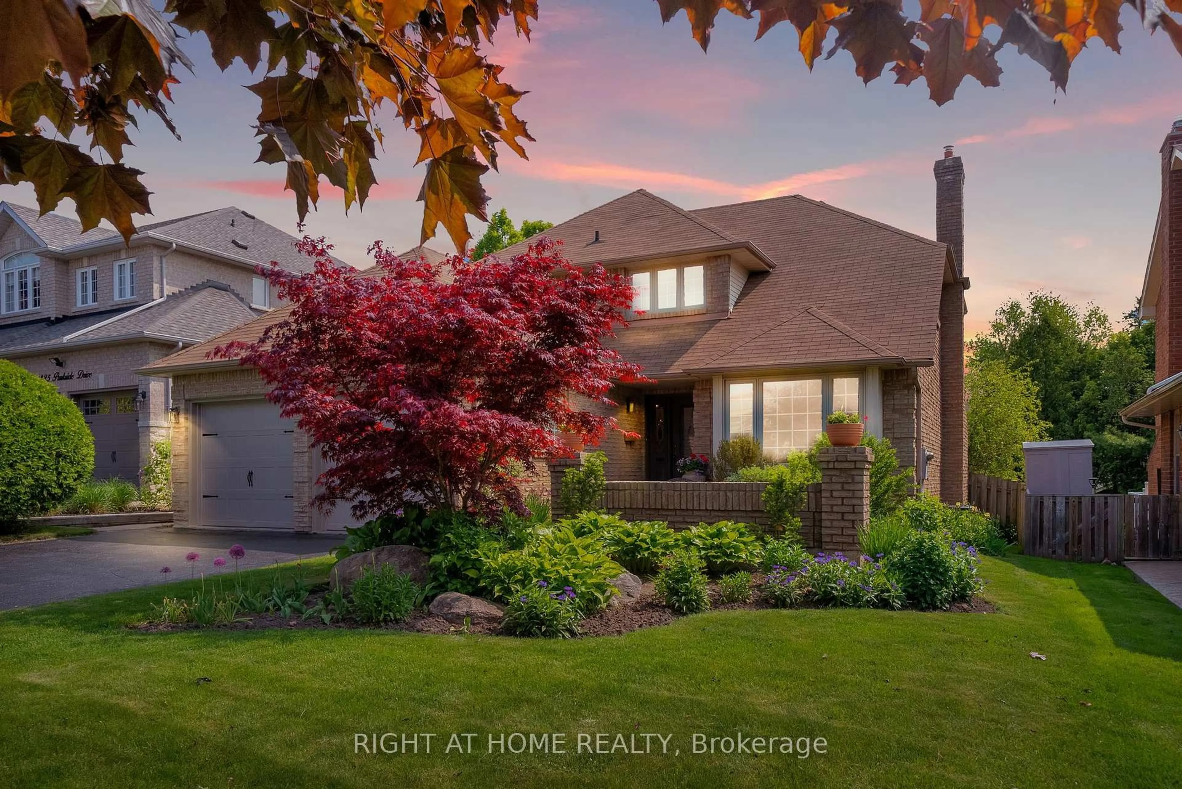 Home with brick exterior material, unknown for 1825 Parkside Dr, Pickering Ontario L1V 3N9