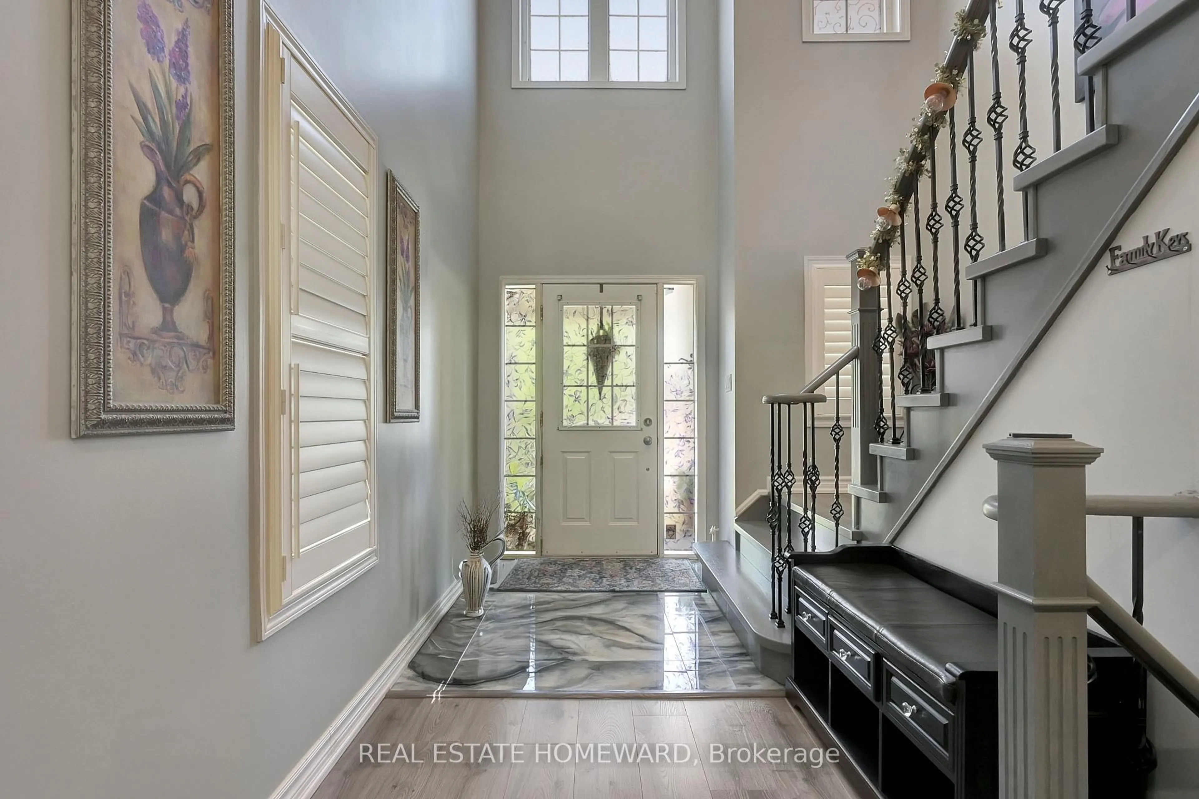 Indoor entryway for 166 Hutton Pl, Clarington Ontario L1C 5K2
