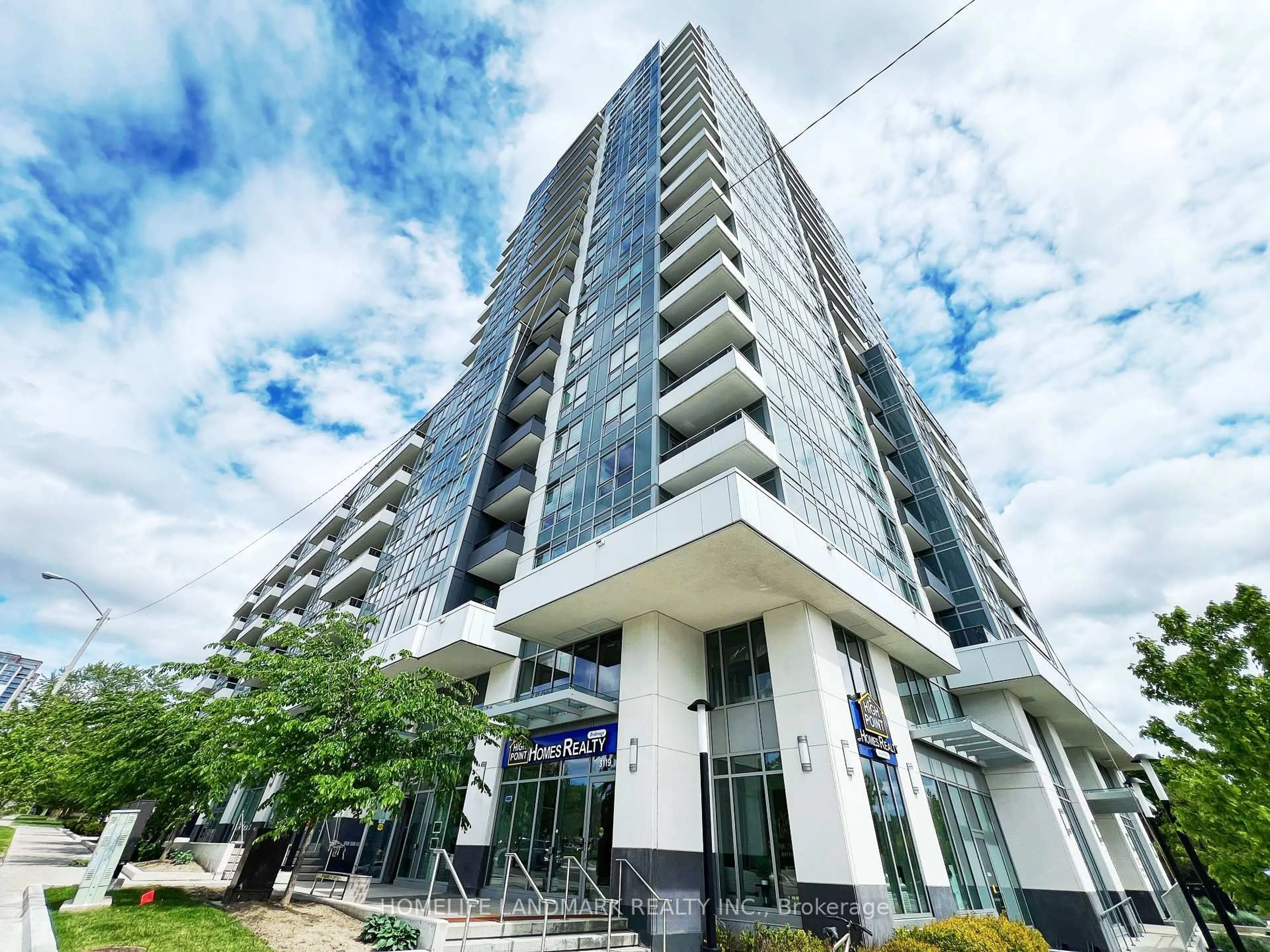 Indoor foyer for 3121 Sheppard Ave #208, Toronto Ontario M1T 0B6