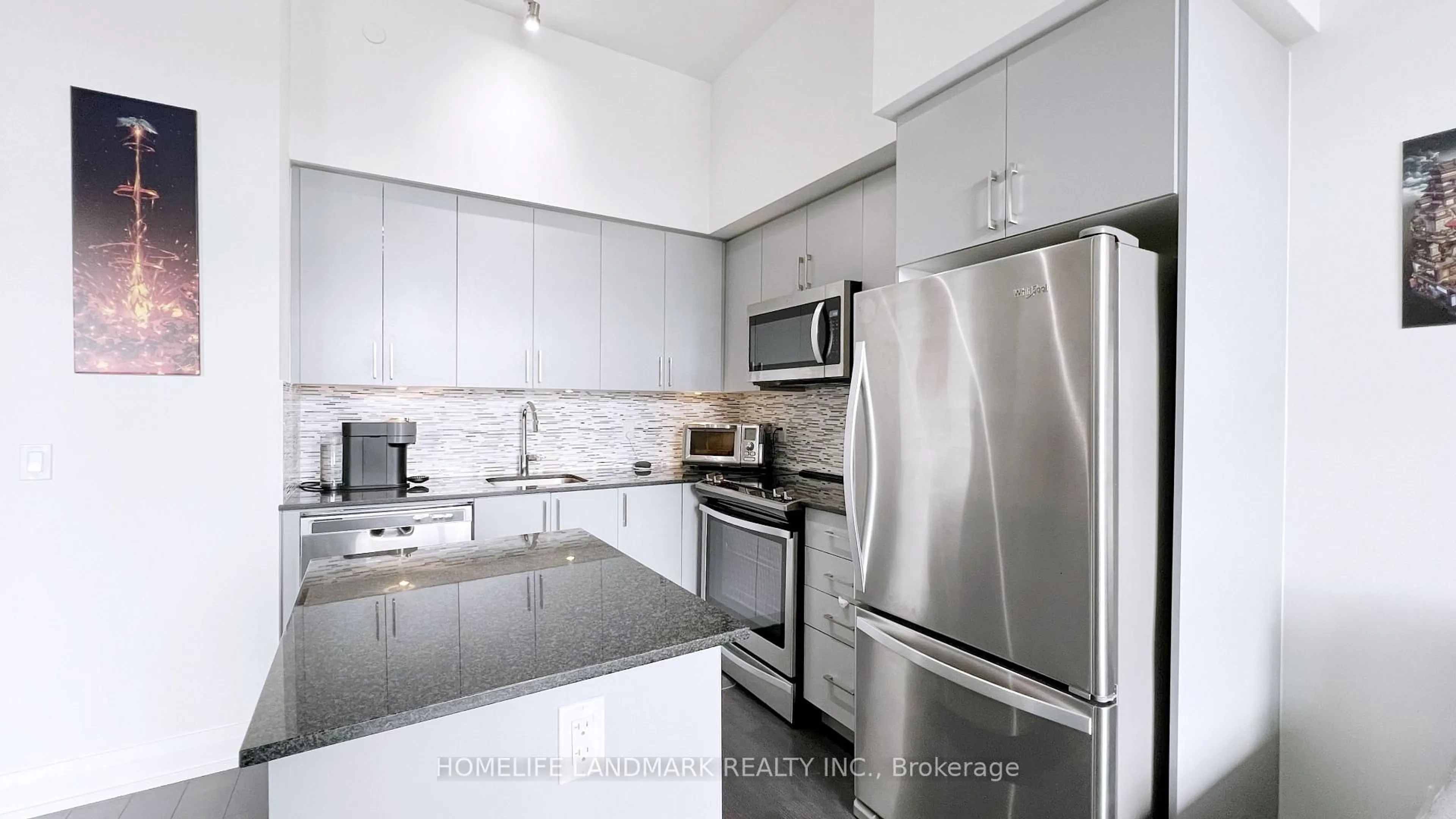 Standard kitchen, ceramic/tile floor for 3121 Sheppard Ave #208, Toronto Ontario M1T 0B6