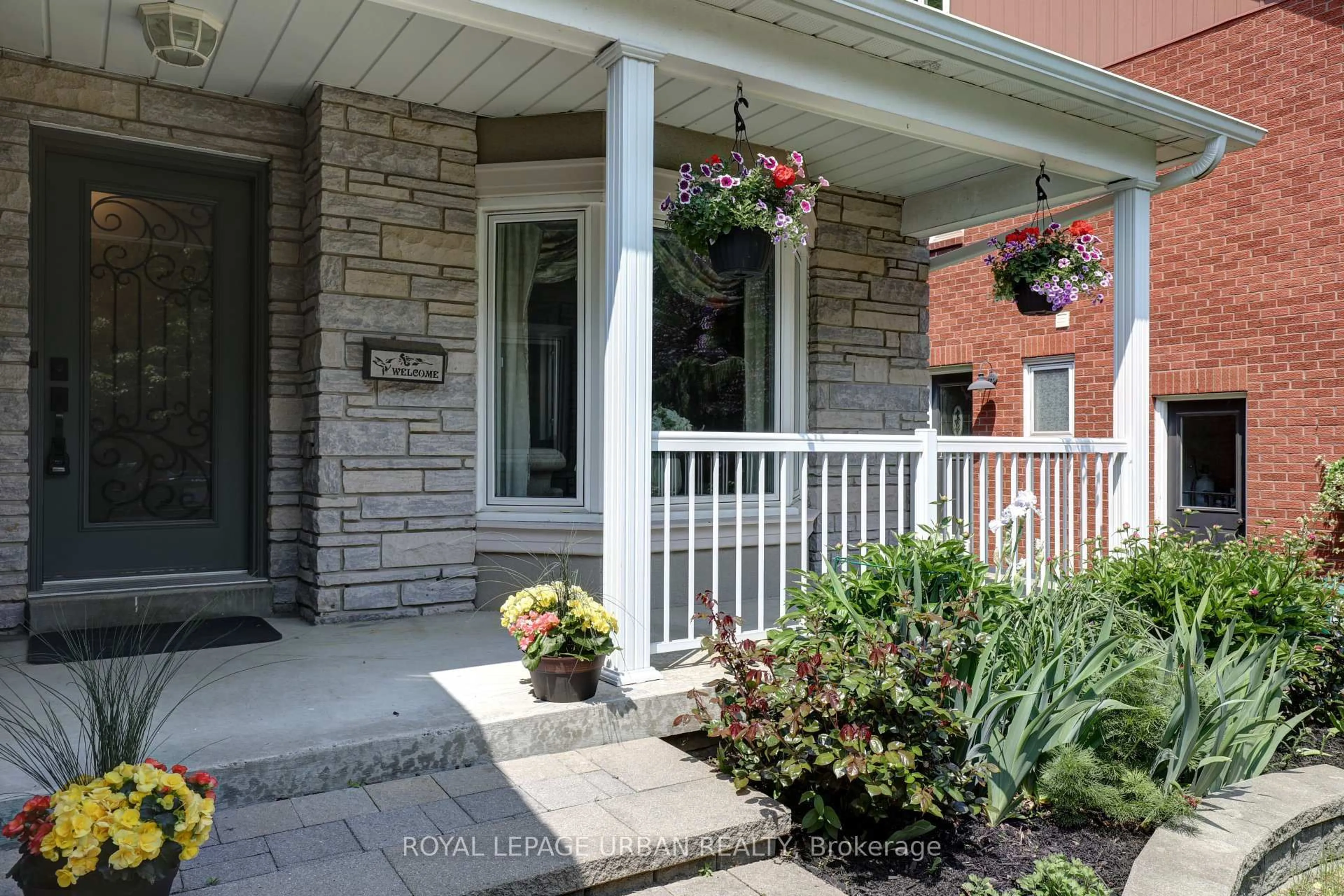 Indoor entryway for 1023 Mountcastle Cres, Pickering Ontario L1V 5J1