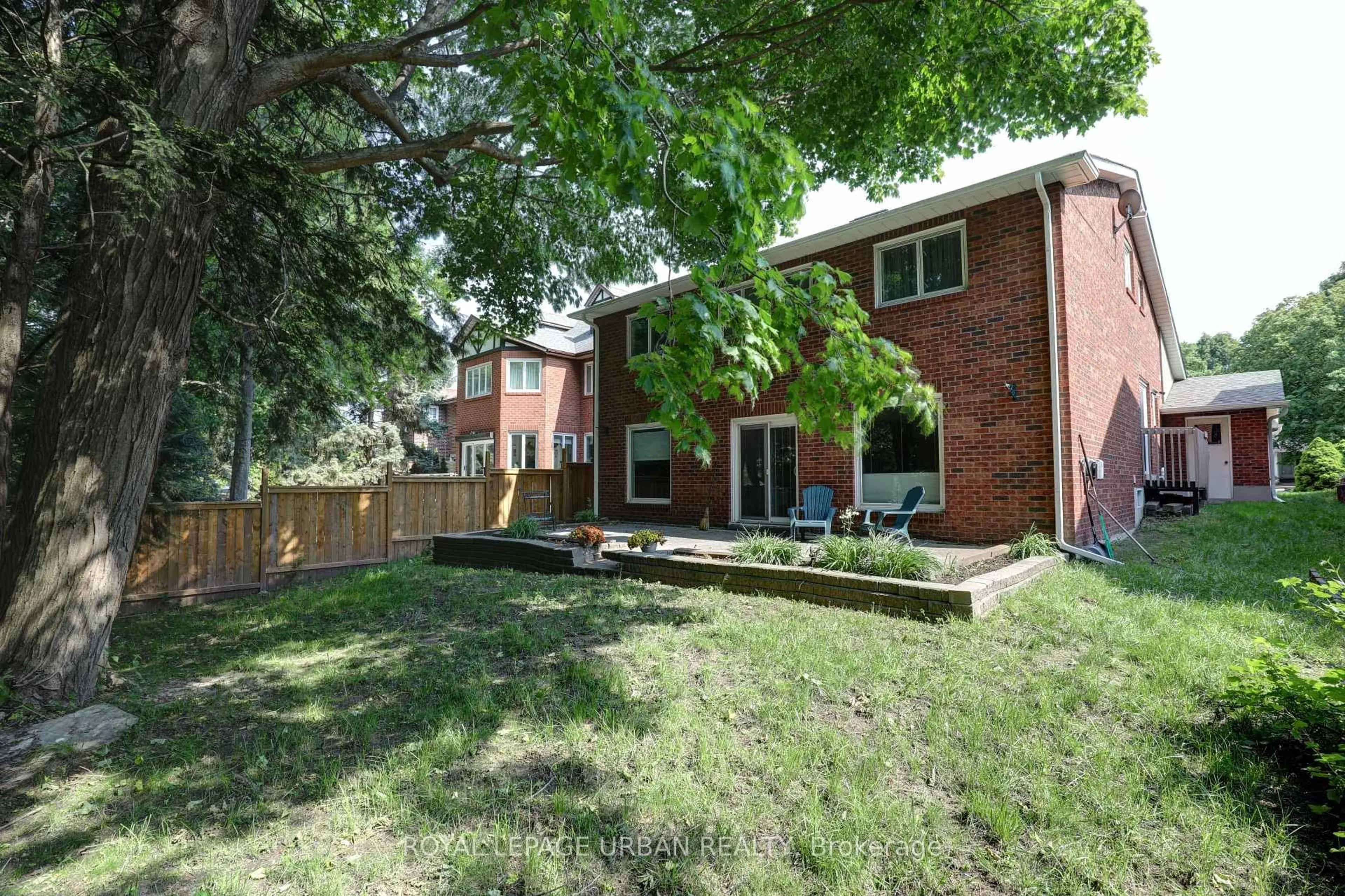 Unknown for 1023 Mountcastle Cres, Pickering Ontario L1V 5J1