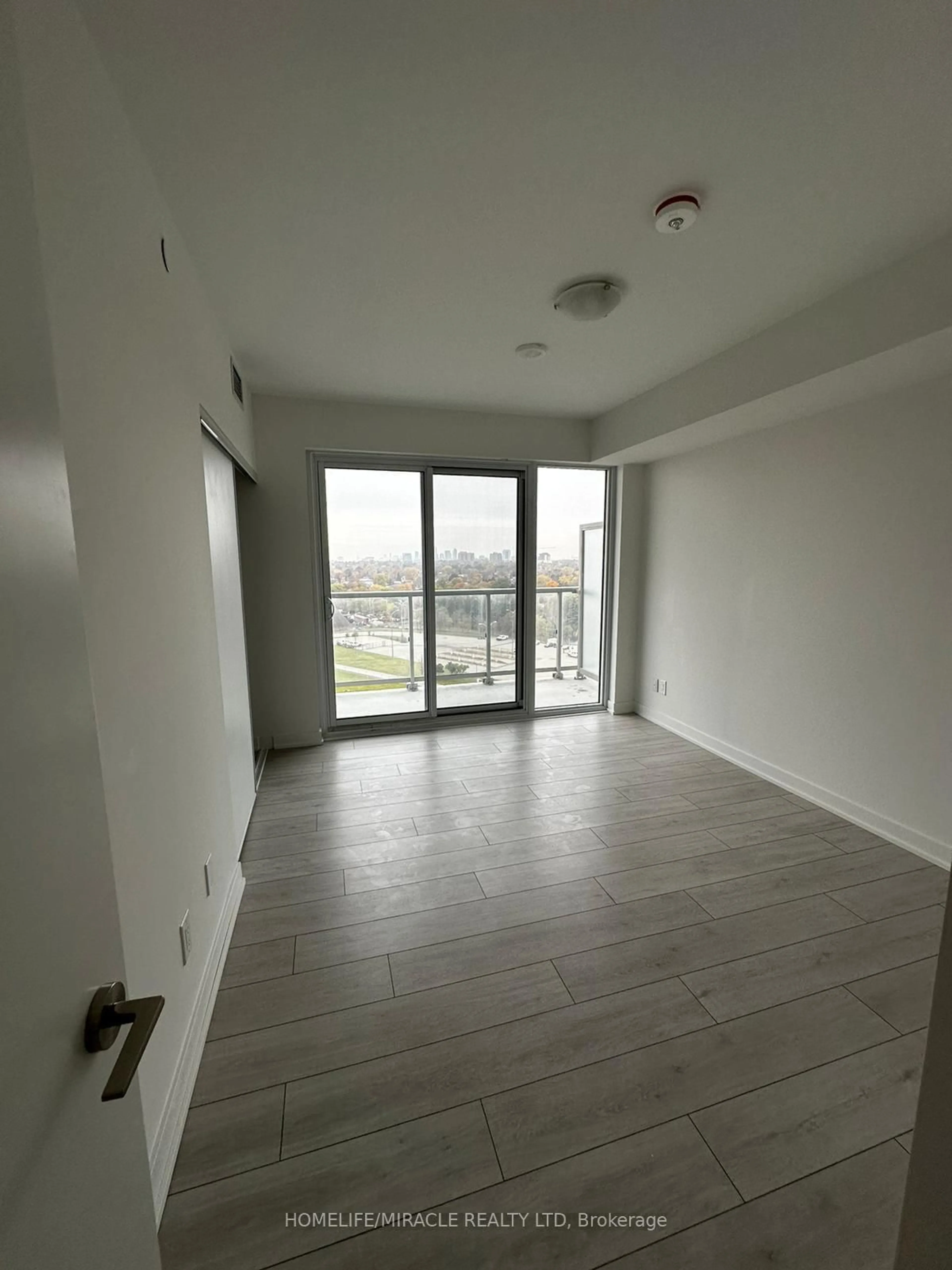 A pic of a room for 2031 Kennedy Rd #1216, Toronto Ontario M1T 0B8