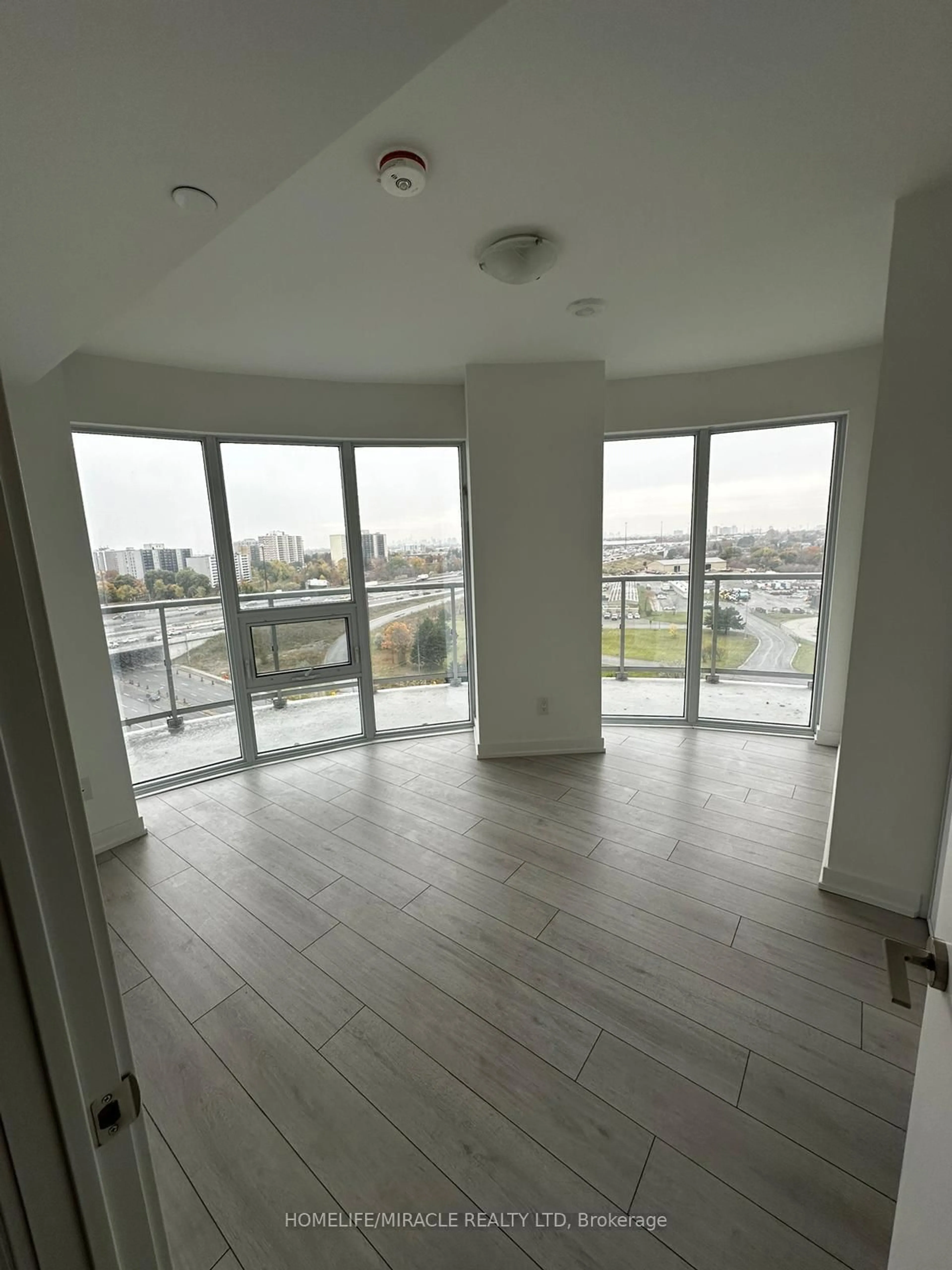 A pic of a room for 2031 Kennedy Rd #1216, Toronto Ontario M1T 0B8