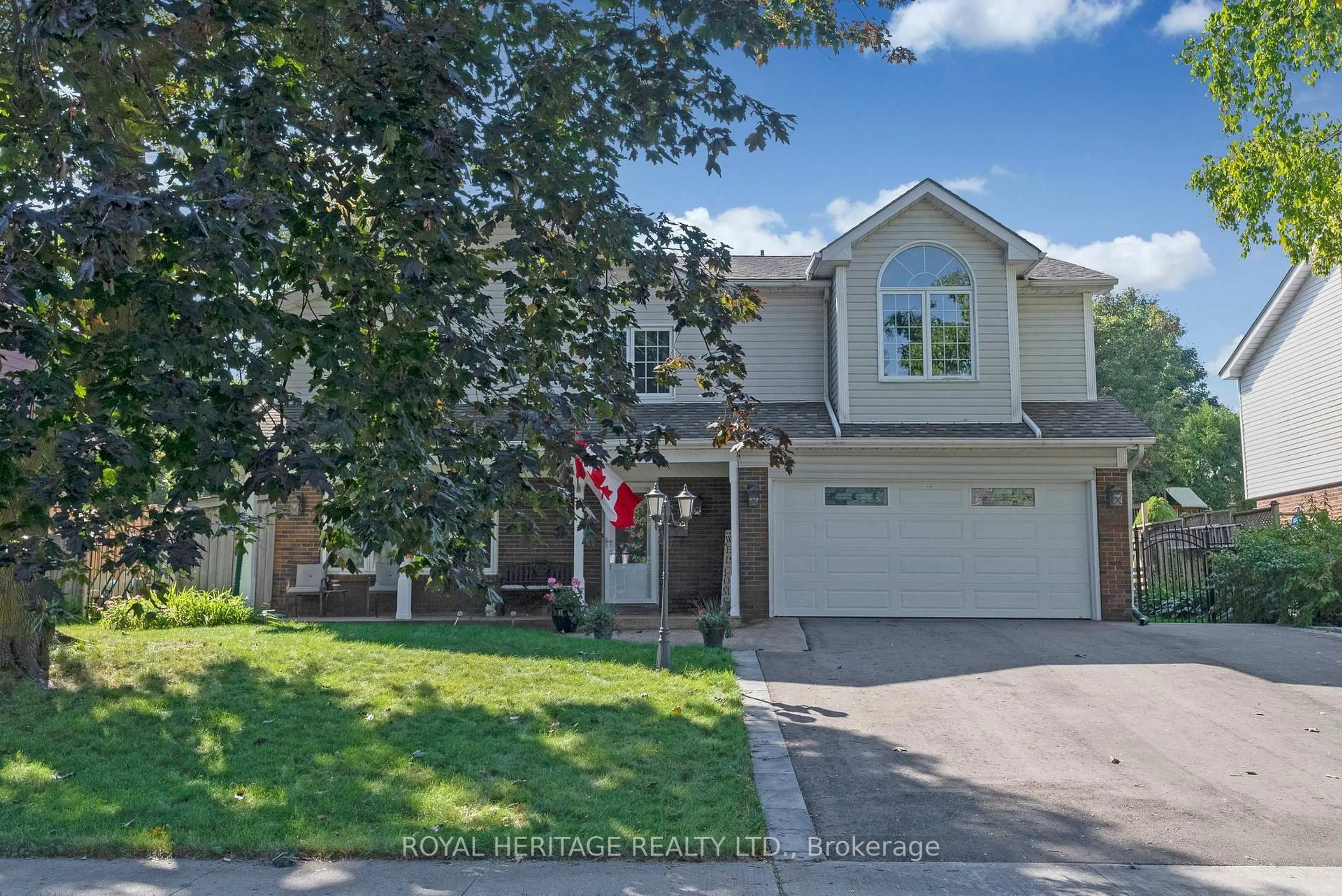 Home with vinyl exterior material, street for 314 St Lawrence St, Whitby Ontario L1N 1H1