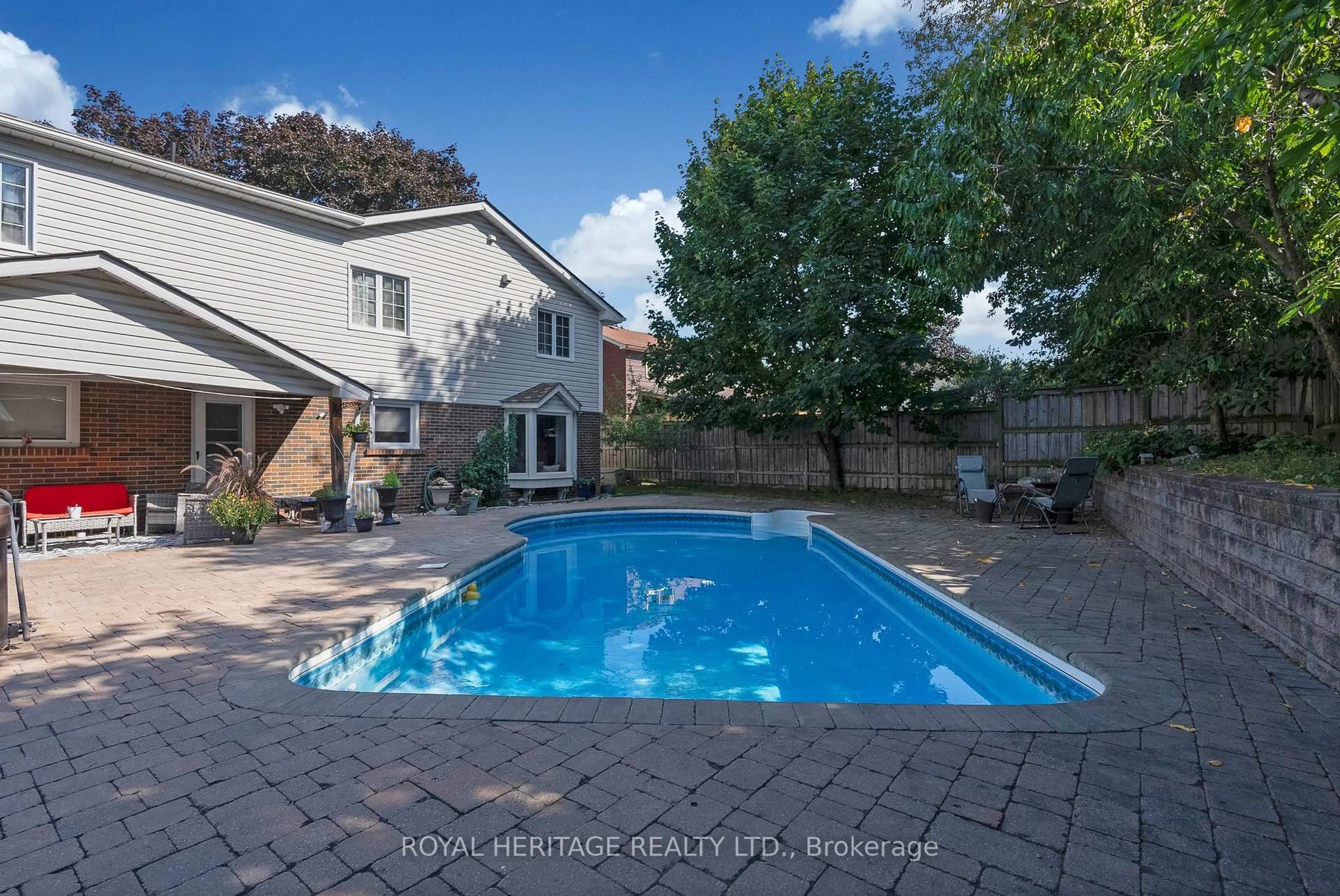 Pool for 314 St Lawrence St, Whitby Ontario L1N 1H1