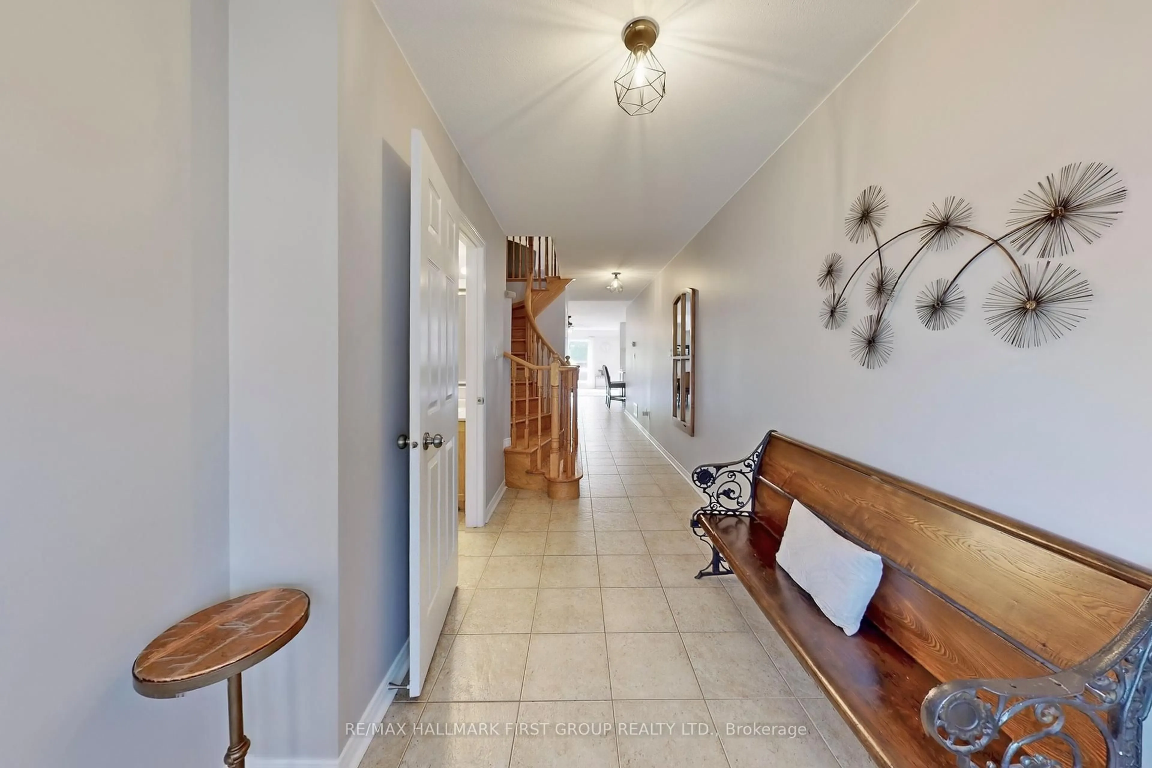 Indoor foyer for 727 Sunbird Tr, Pickering Ontario L1X 2X5