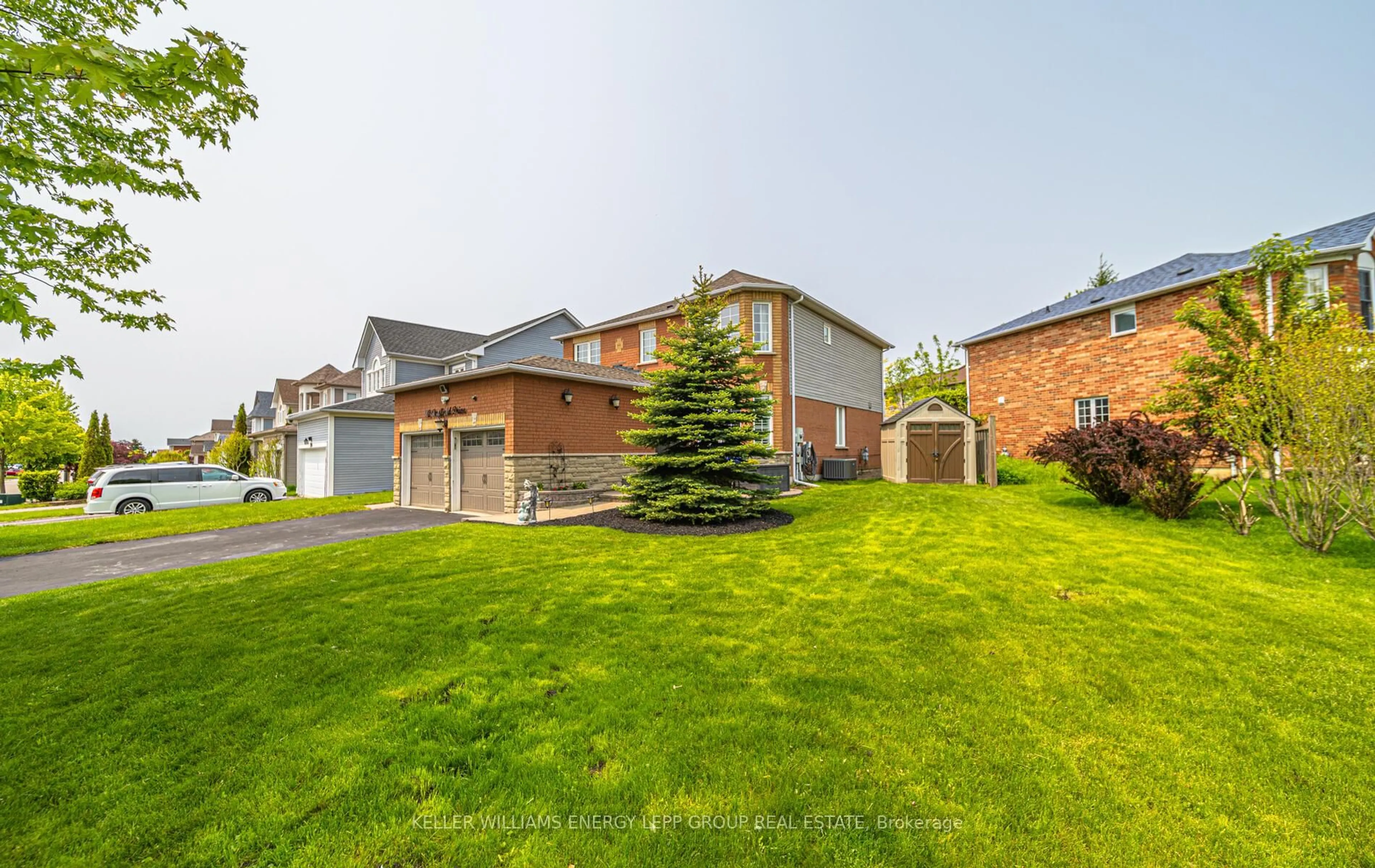 A pic from outside/outdoor area/front of a property/back of a property/a pic from drone, street for 92 Padfield Dr, Clarington Ontario L1C 5E7