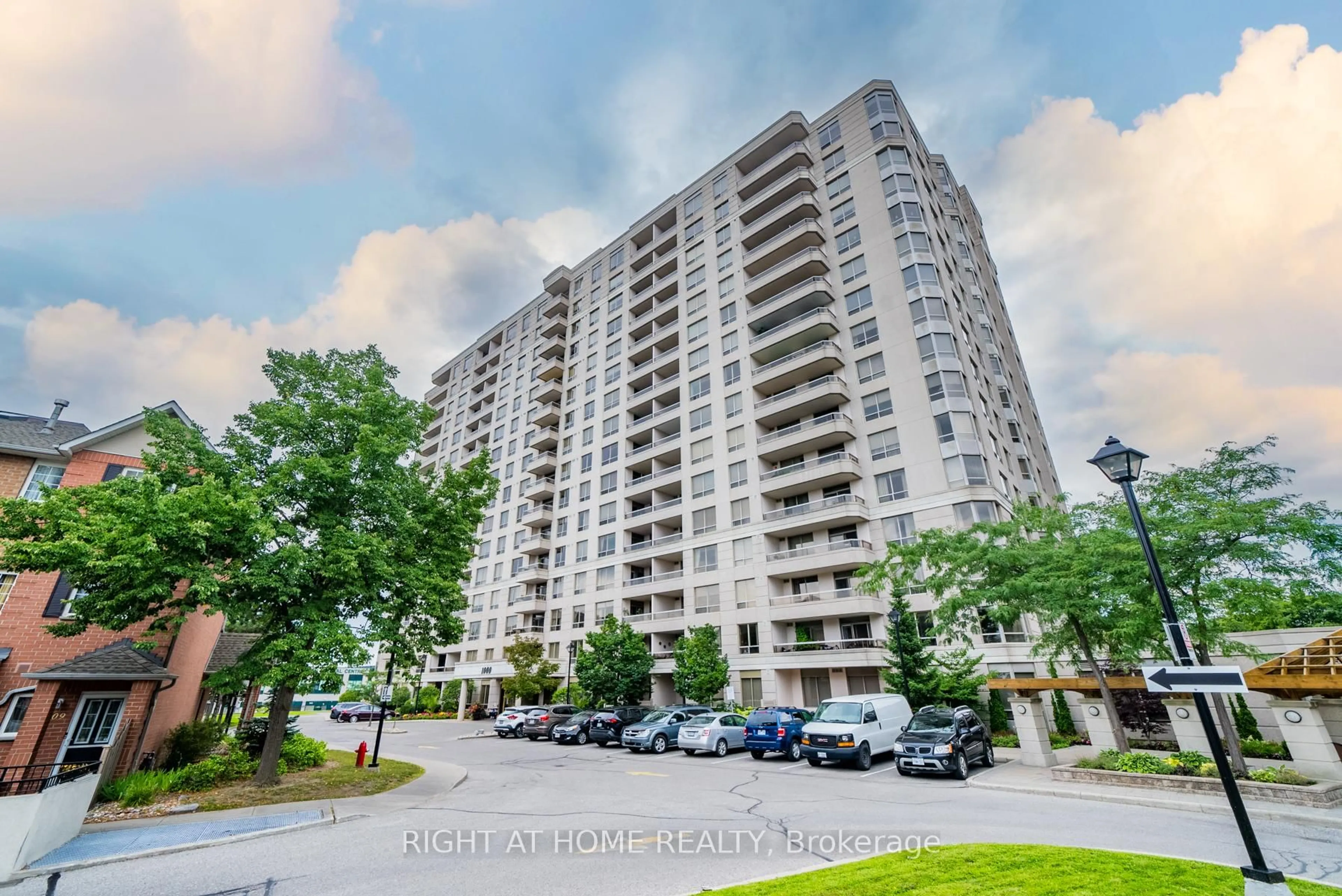 A pic from outside/outdoor area/front of a property/back of a property/a pic from drone, unknown for 1000 The Esplanade #1613, Pickering Ontario L1V 6V4